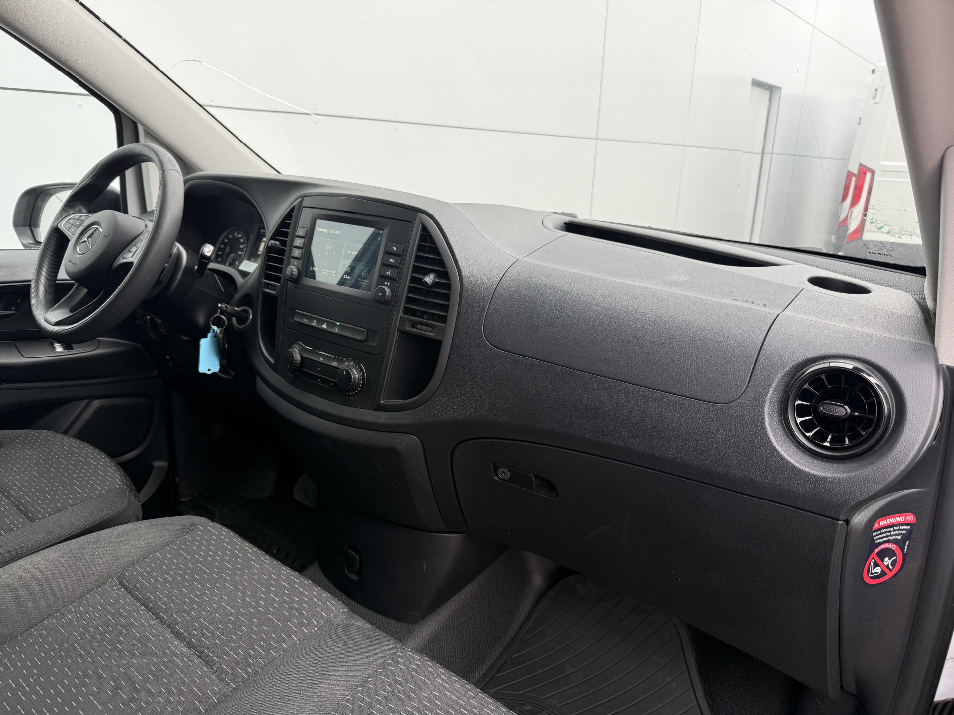 Mercedes-Benz Vito 114 1.9 CDI Automaat L2H1 Achterklep Climate Control Cruise Control Trekhaak Carplay Camera