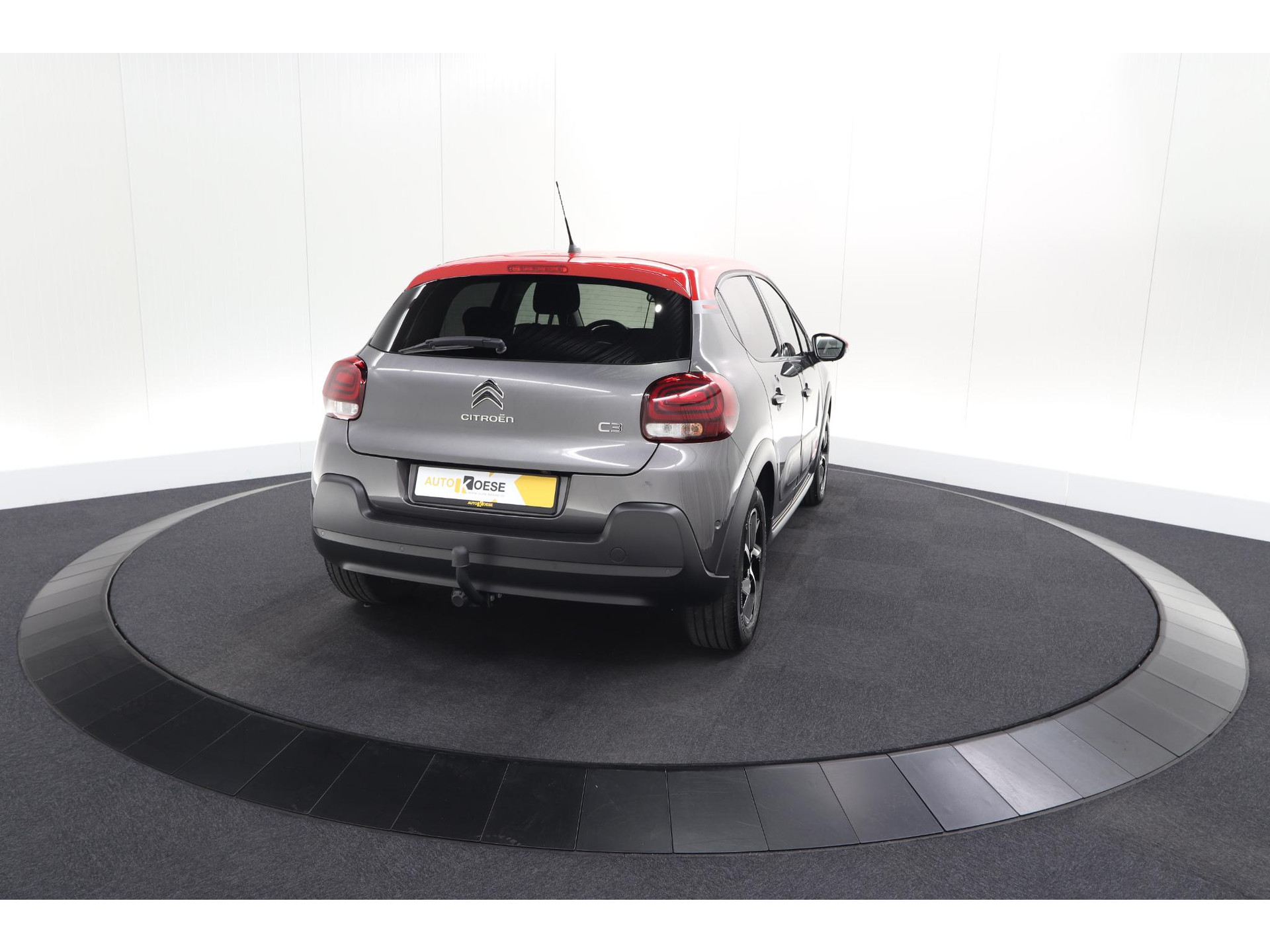 Citroen C3 PureTech 110 EAT6 Business | Trekhaak | Camera | Dodehoekdetectie | Navigatie | Climate Control