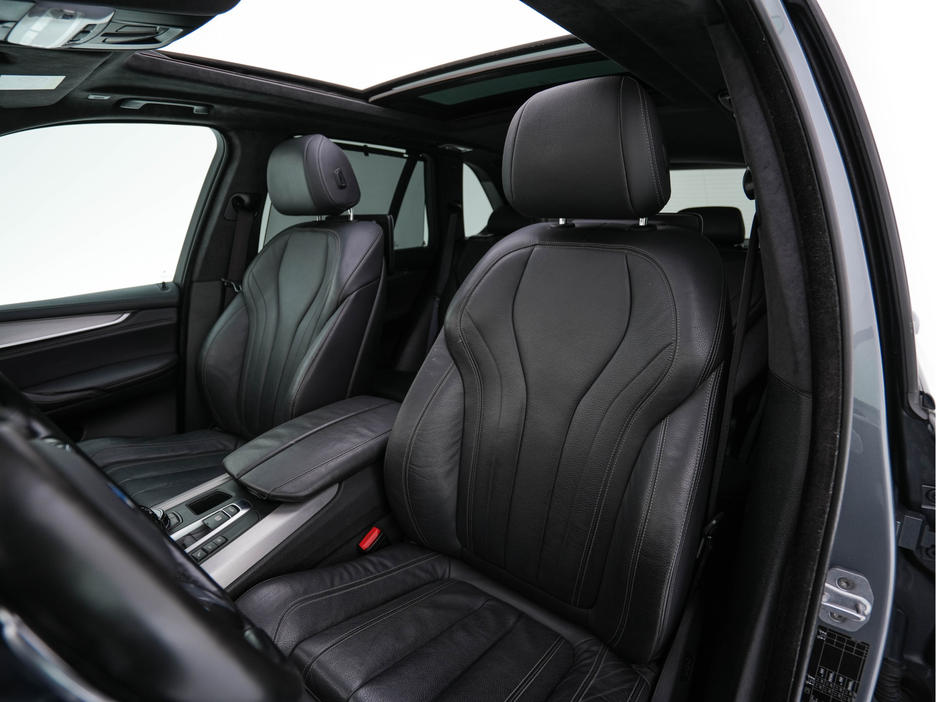 BMW X5 M50d M-Aerodinamica Aut. *PANO | HEAD-UP | LEATHER | ADAPTIVE-CRUISE | SOFT-CLOSE | BANG&OLUFSEN | TOP-VIEW | BLINDSPOT | NIGHT-VISION | MEMORY-PACK | DIGI-COCKPIT | HEATED-COMFORTSEATS | NAVI-FULLMAP |