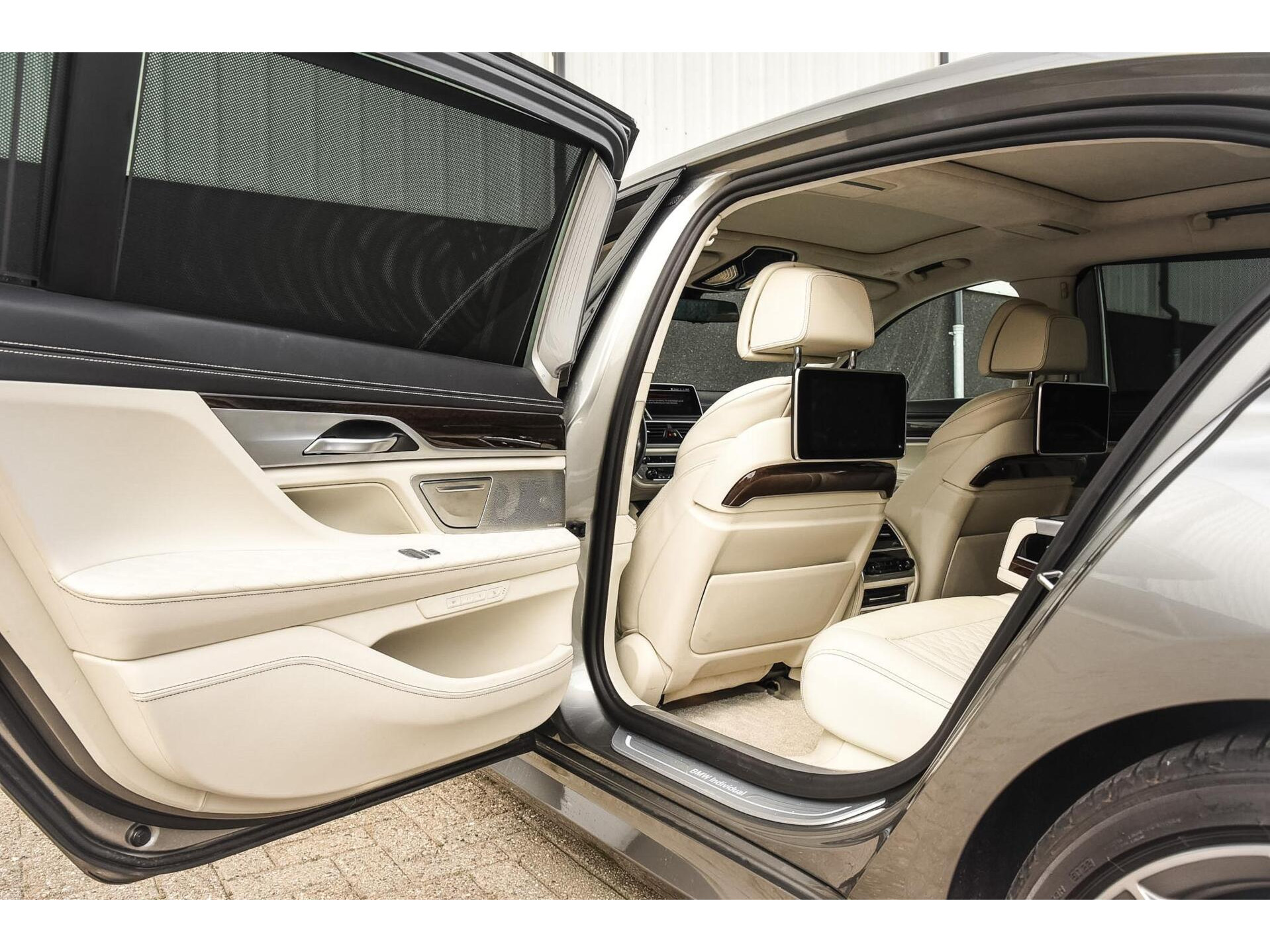 BMW 745Le High Executive | M Sport | Massage | Lounge