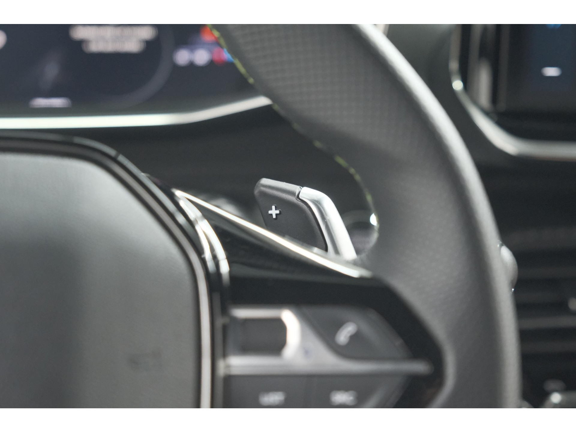 Peugeot 2008 PureTech 130 EAT8 GT | 360 Camera | Adaptieve Cruise Control | Stoelmassage | Apple Carplay