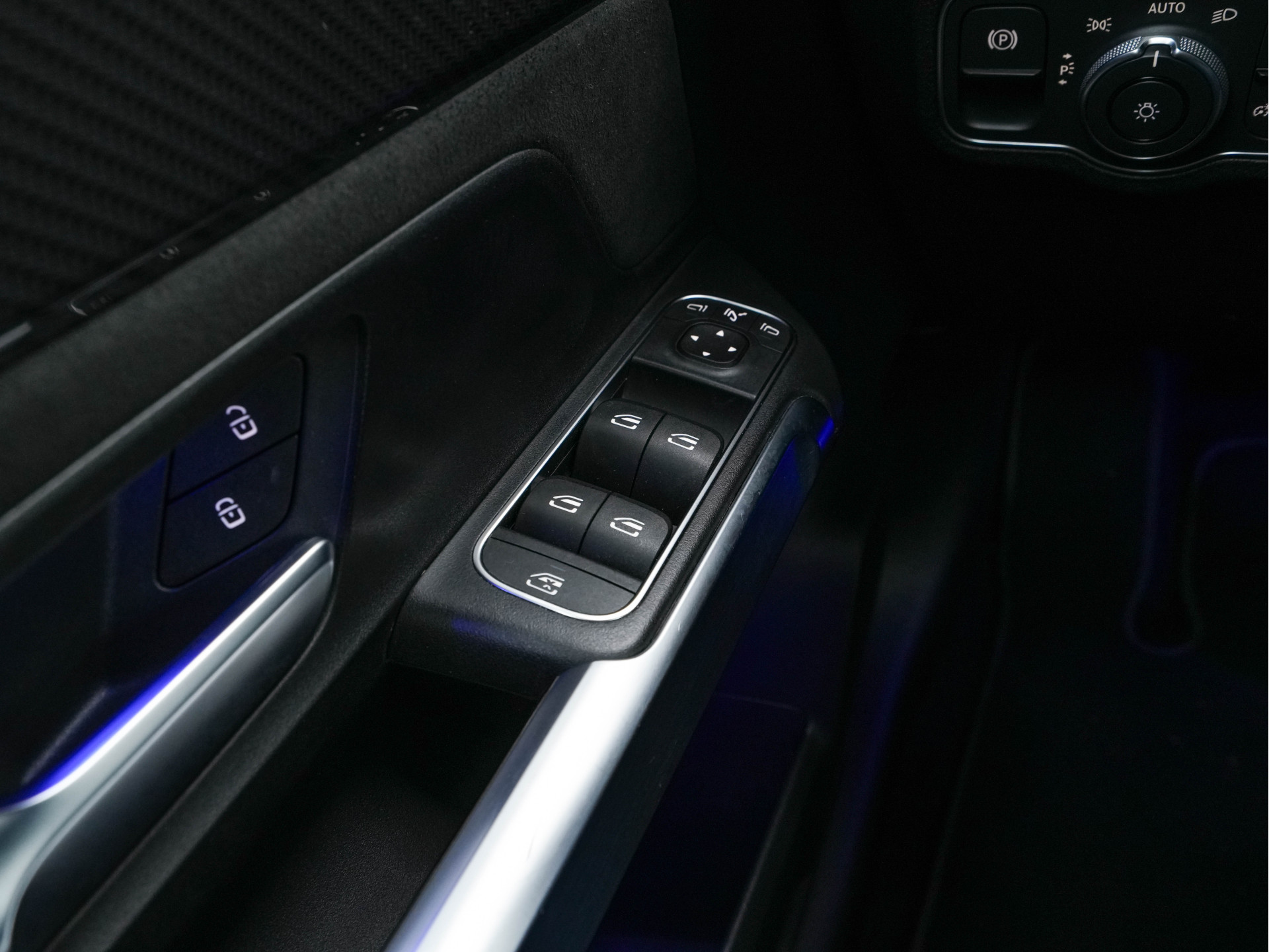 Mercedes-Benz GLB 200 d ( VAN ) Premium AMG-Sport-Pack Aut. *LEATHER-MICROFIBRE | FULL-LED | AMBIENT-LIGHT | WIDE-SCREEN-DIGICOCKPIT | HEATED-SPORTSEATS | KEYLESS | NAVI-FULLMAP | DAB+ | ECC | PDC | CRUISE | 19''ALU*