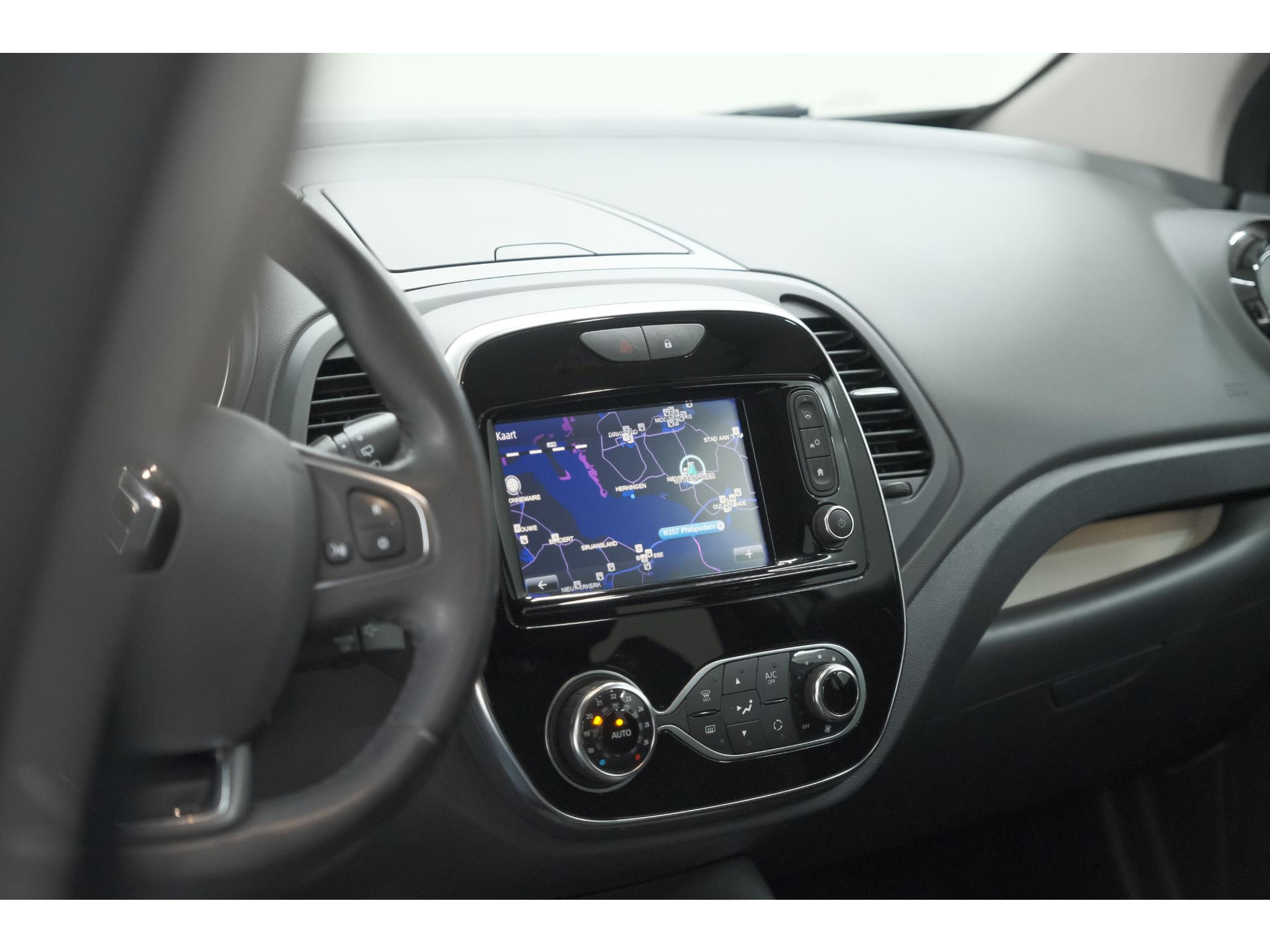 Renault Captur TCe 150 EDC Intens | Camera | Dodehoekdetectie | R-Link Navigatie | Parkeersensoren