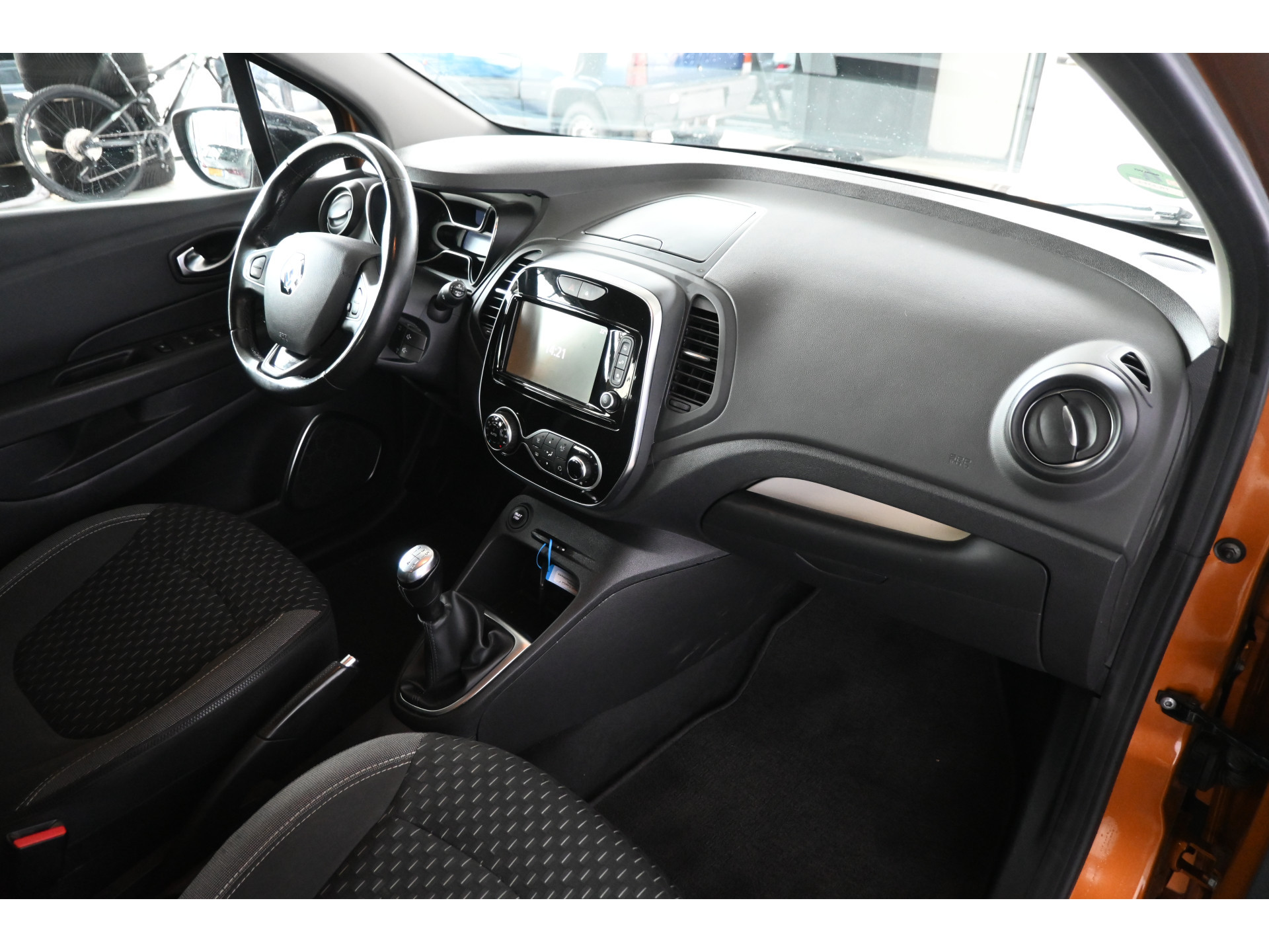 Renault Captur 0.9 TCe Intens Easy Life Nap! Clima Cruise Led Navigatie Lichtmetaal 1e Eigenaar! 100% Onderhouden! Inruil Mogelijk!