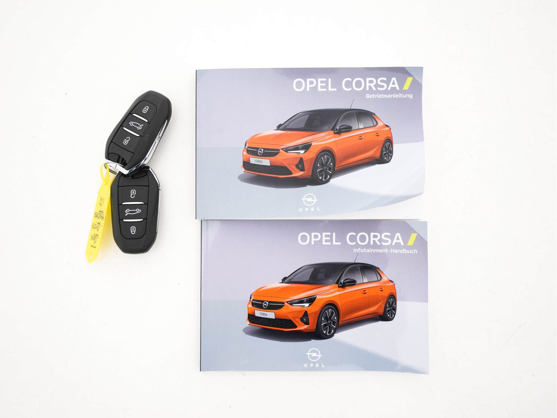 Opel Corsa-e GS-Line Bitter-Edition 50 kWh [ 3-Fase ] (INCL-BTW) Aut.* HEATPUMP | LEATHER-MICROFIBRE | ADAPTIVE-CRUISE | CARPLAY | CCS-FASTLOADER | FULL-LED | HEATED-SPORTSEATS | DAB+ | ECC | LANE-ASSIST | CAMERA | PDC | DIGI-COCKPIT | 17 "ALU*