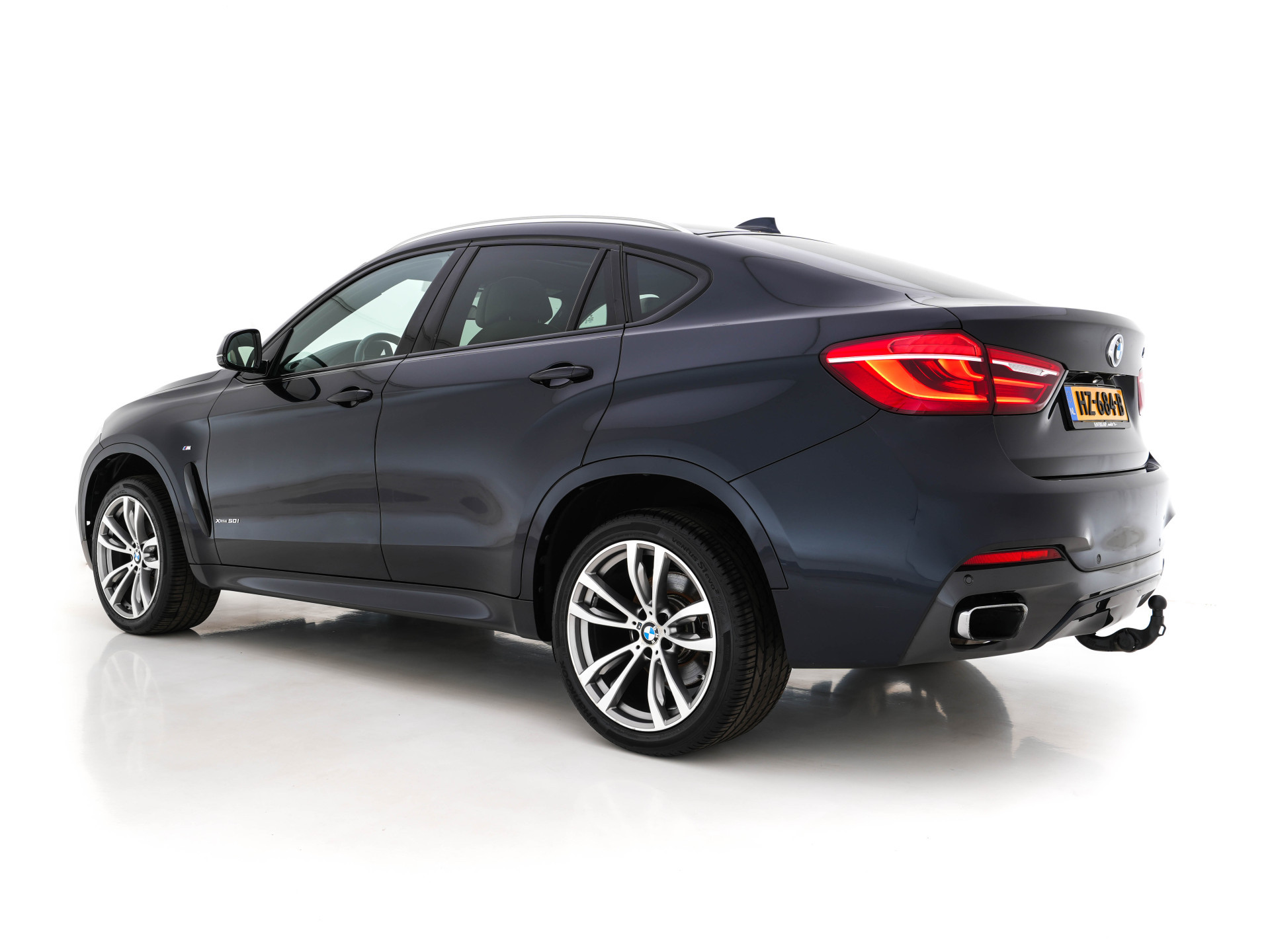 BMW X6 xDrive50i High-Executive M-Sportpack Aut. *PANO | HEAD-UP | TWO-COLOUR-LUXURYLEATHER | FULL-LED | MEMORY-PACK | HARMAN/KARDON-SOUNDSYSTEM |  | BLIND-SPOT | KEYLESS | CAMERA | COMFORT-SEATS | SOFT-CLOSE | 20''ALU*