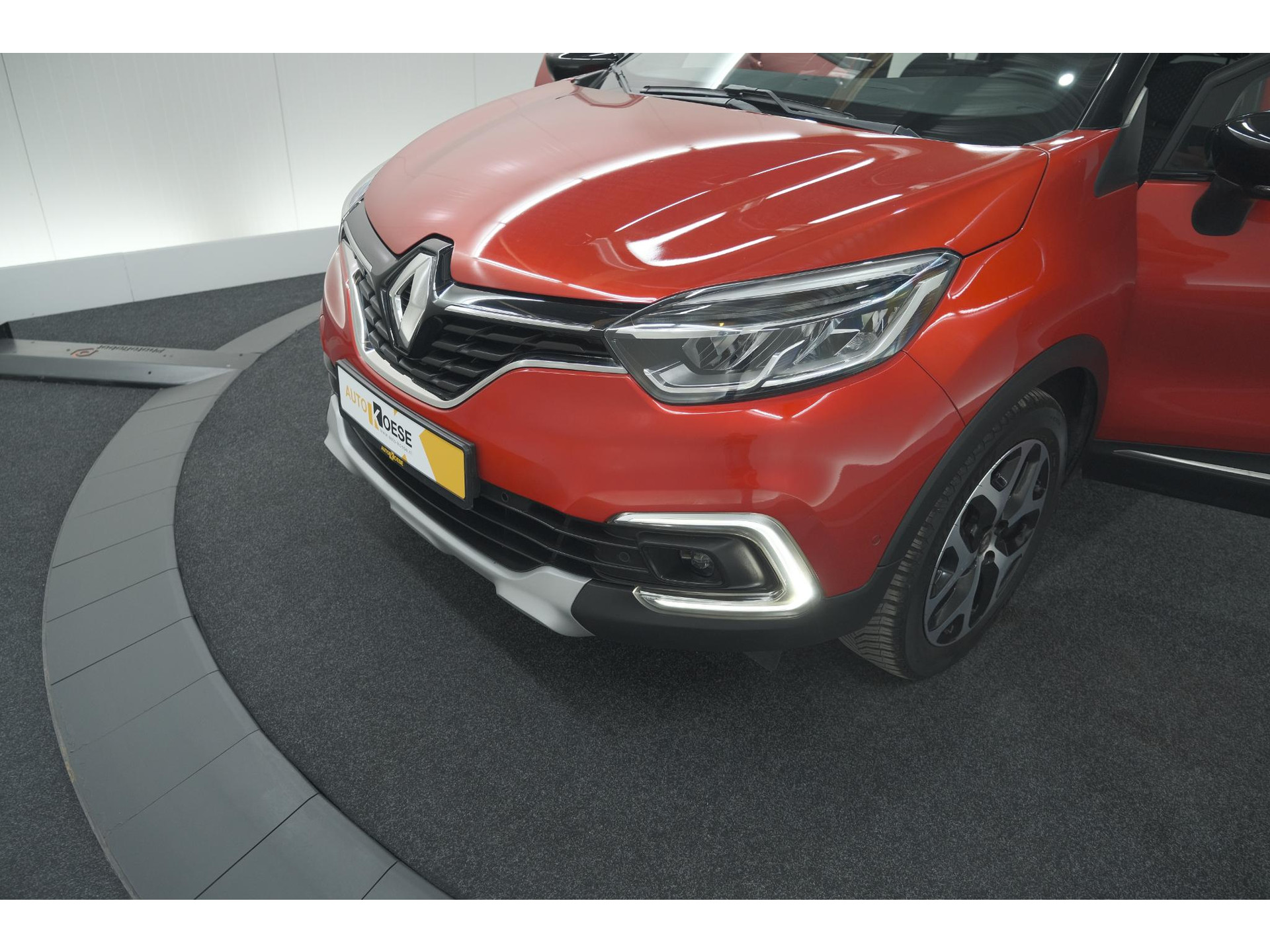 Renault Captur TCe 90 Intens | Trekhaak | Camera | Dodehoekdetectie | Navigatie