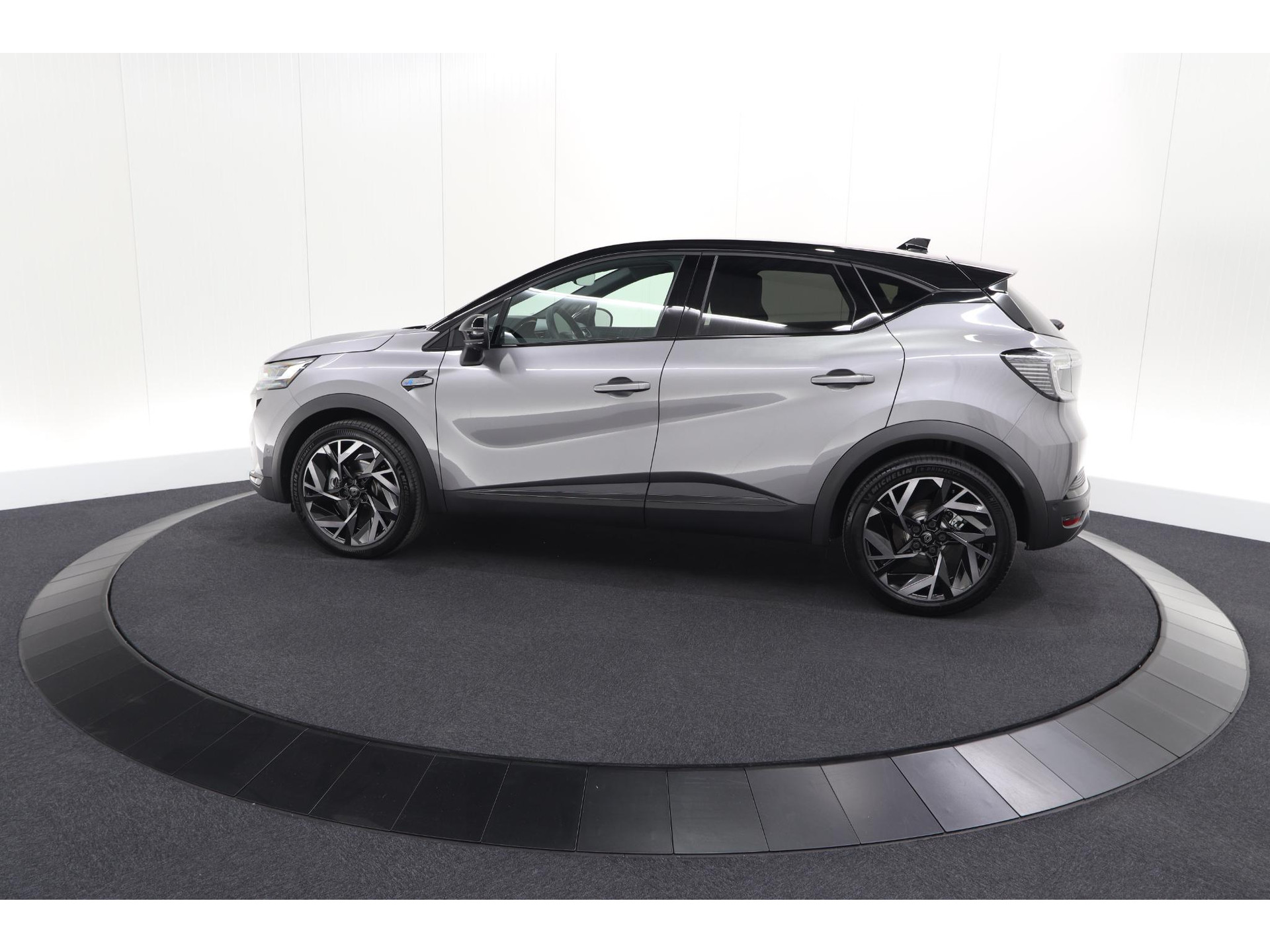 Renault Captur 1.8 E-Tech Full Hybrid 160 Esprit Alpine | 360 Camera | Dodehoekdetectie | Adaptieve Cruise Control