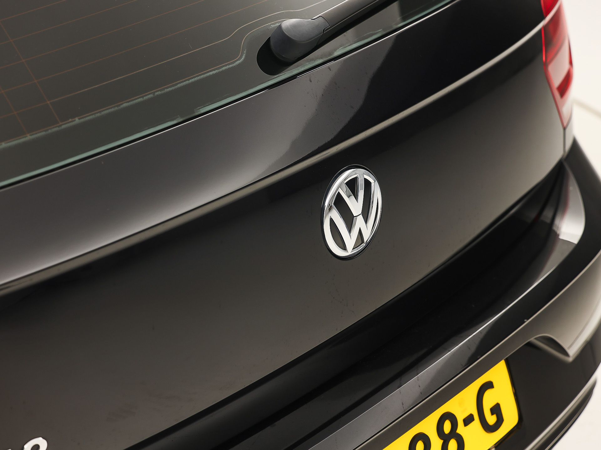 Volkswagen Polo 1.0 TSI Sportline (APPLE CARPLAY, GROOT NAVI, GETINT GLAS, LM VELGEN, SPORTSTOELEN, ADAPTIVE CRUISE, NIEUWSTAAT)