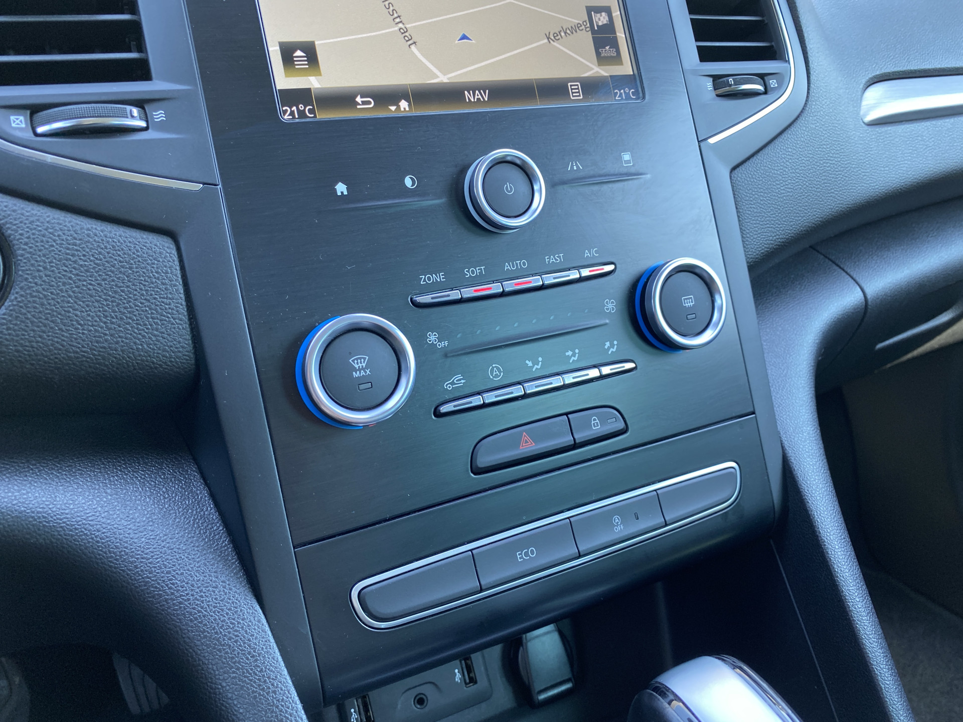Renault Mégane Estate 1.3 TCe Bose 160 pk AUT. | navigatie | cruise control | trekhaak | bose audio | keyless | privacy glas