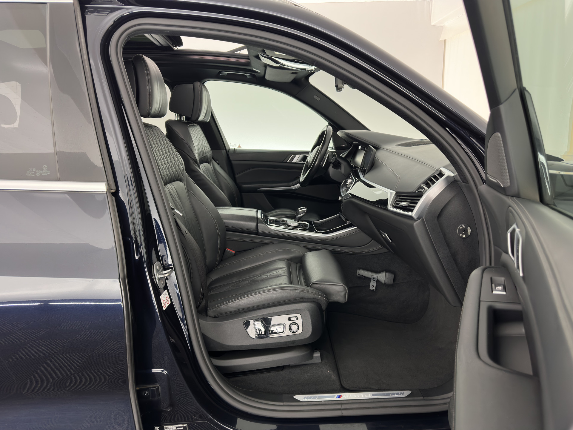 BMW X5 M50d M-Sportpack High Executive Aut. *PANO | HEAD-UP | LASER-LED | LEATHER | SOFT-CLOSE | ADAPTIVE-CRUISE | HARMAN/KARDON | BLIND-SPOT | MEMORY-PACK | TOP-VIEW | DIGI-COCKPIT | NAVI-FULLMAP | ECC | PDC | TOWBAR |