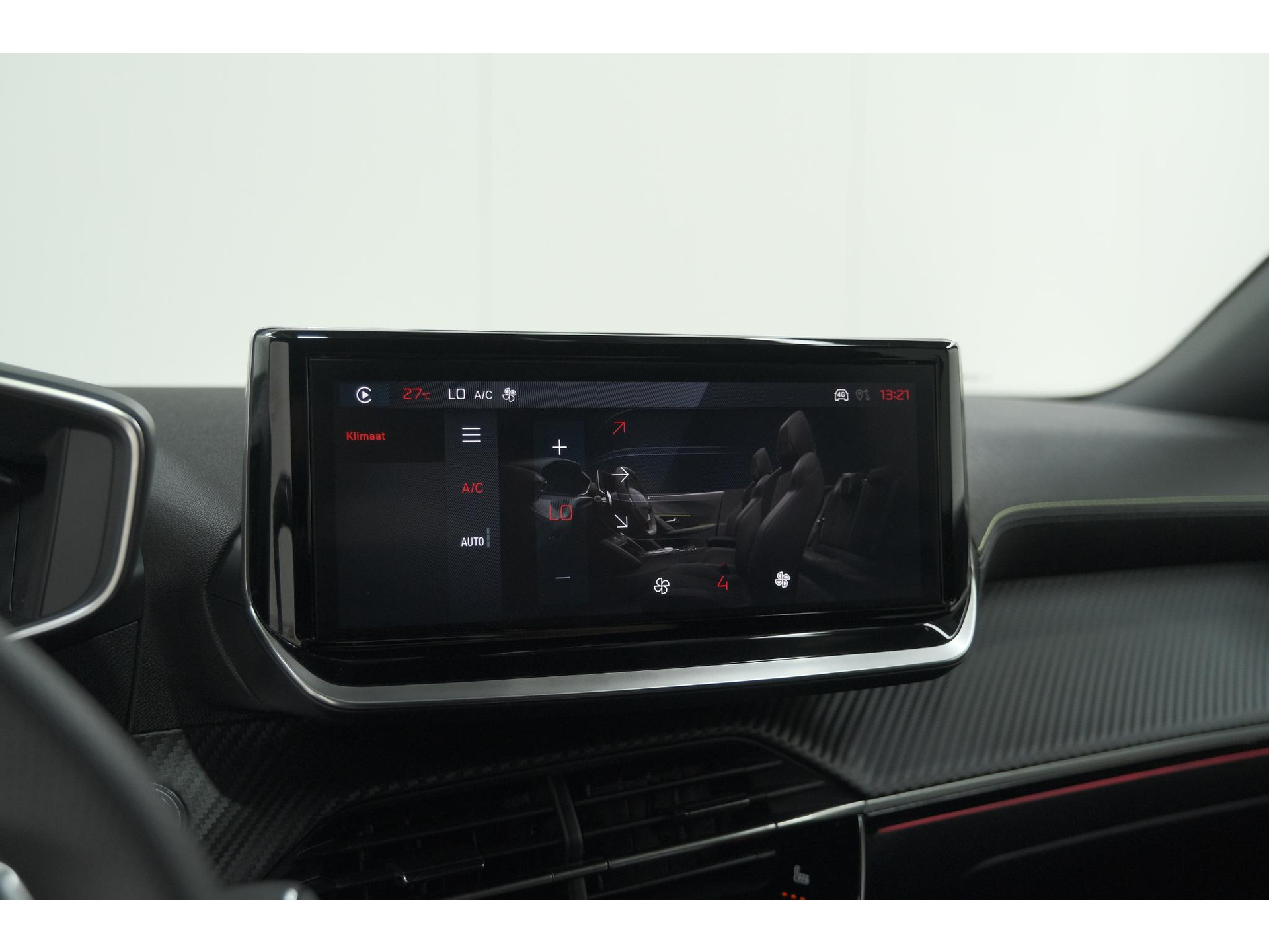 Peugeot 2008 PureTech 130 EAT8 GT | 360 Camera | Adaptieve Cruise Control | Stoelmaasage | Apple Carplay