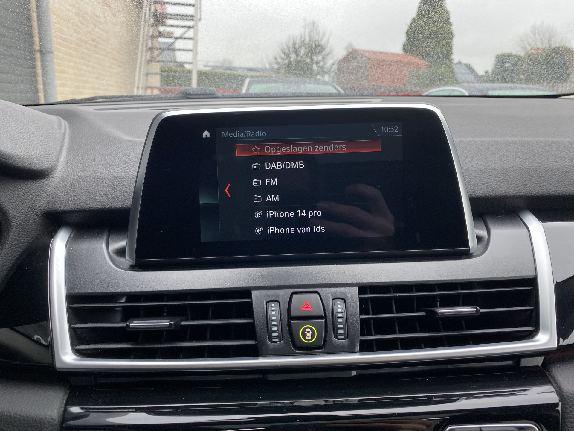 BMW 2-serie Active Tourer 220i High Executive Edition 192 pk M-sport AUT. | dealer onderhouden | navigatie | trekhaak | panoramadak