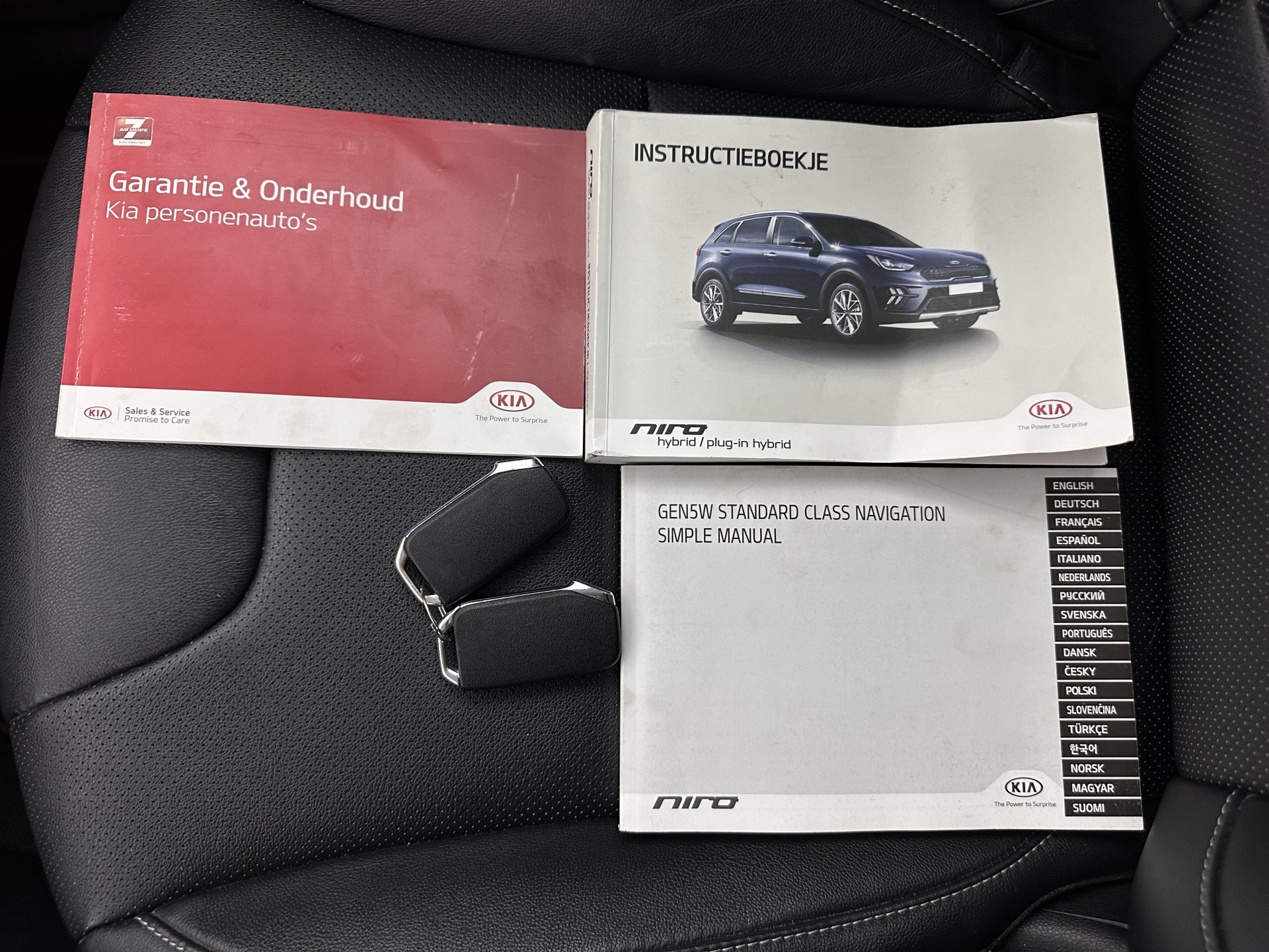 Kia Niro 1.6 GDi Hybrid Dynamic Plus Line (INCL-BTW) Aut. *LEATHER | FULL-LED | ADAPTIVE-CRUISE | BLINDSPOT | HEATED-COMFORTSEATS | CAMERA | KEYLESS | NAVI-FULLMAP | AMBIENTLIGHT | LANE-ASSIST | TOWBAR | 16''ALU*
