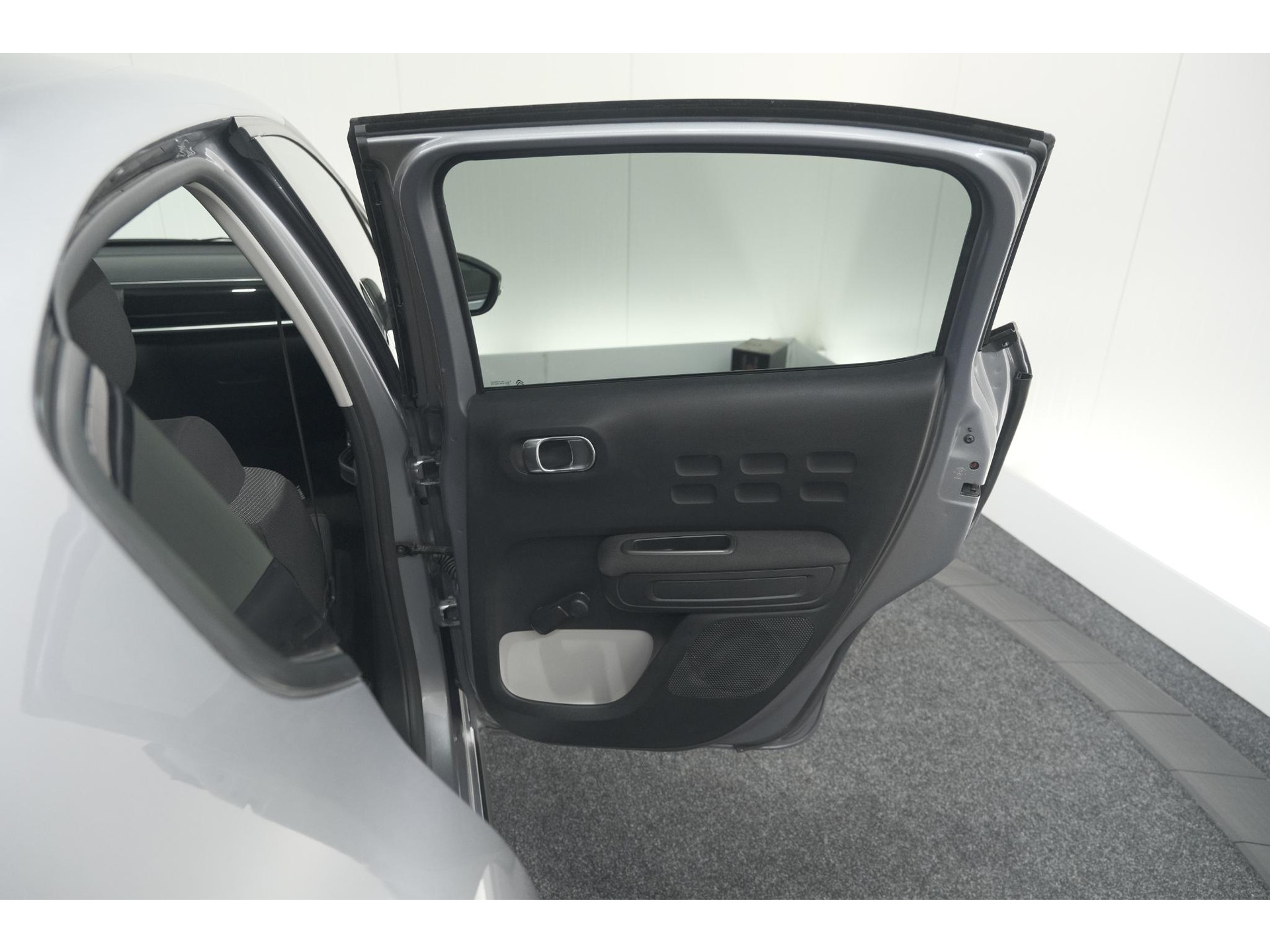 Citroen C3 PureTech 110 EAT6 Max | Parkeersensoren | Apple Carplay | 16 Inch Lichtmetalen Velgen