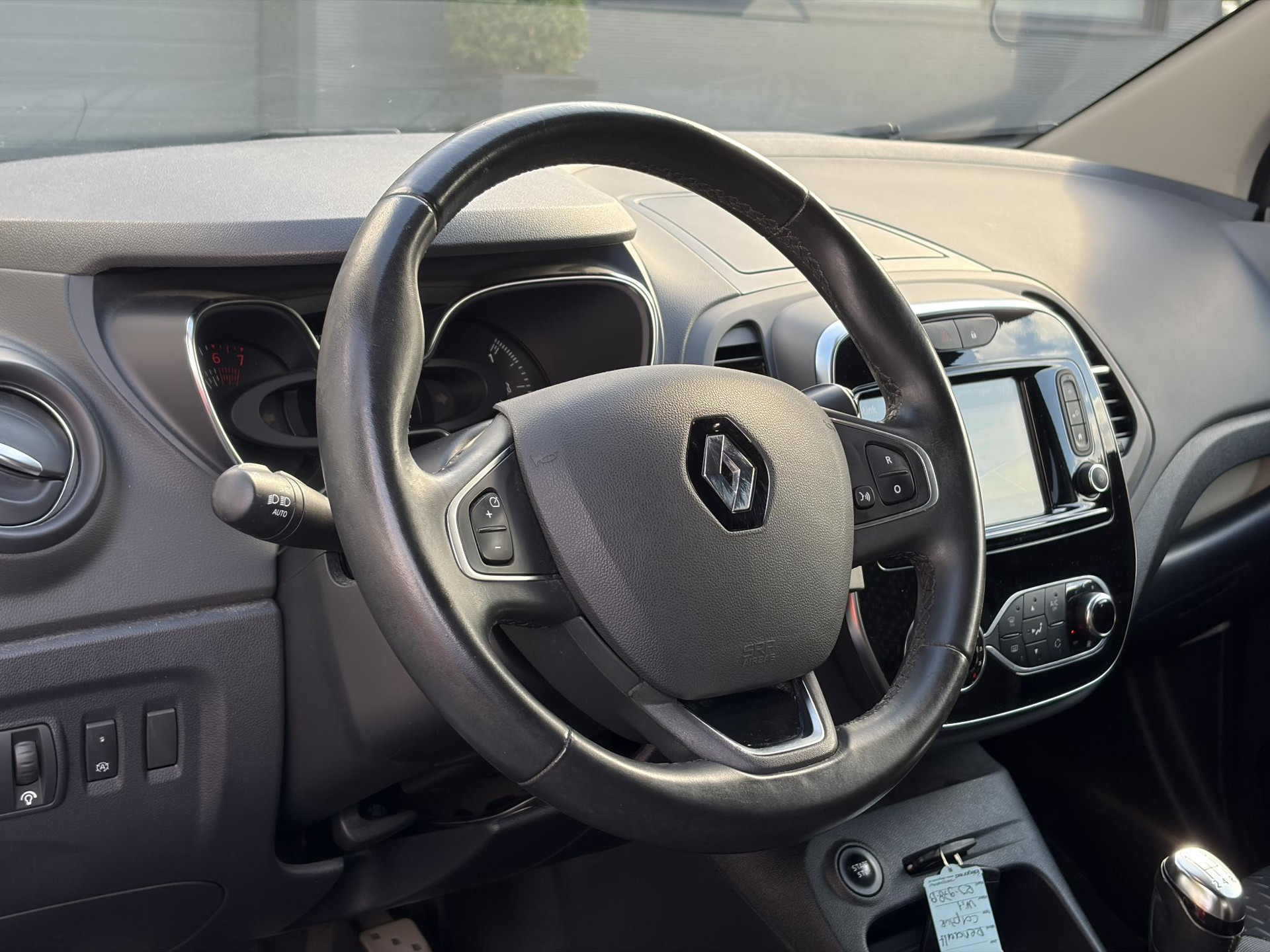Renault Captur 0.9 TCe Intens ✓1e Eigenaar✓Camera ✓Keyless✓Airco✓Cruise✓Dealer Onderhouden✓LED koplampen✓Dodehoeksensor✓17'' Lm velgen✓Pdc V+A✓N.A.P✓Bj 12-2017✓Apk tot 01-2027