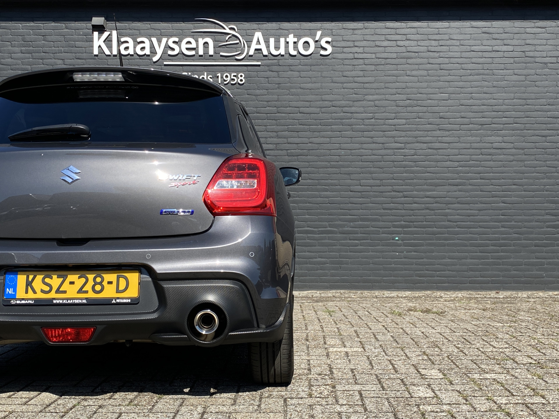 Suzuki Swift 1.4 Sport Smart Hybrid | 1e eigenaar | dealer onderhouden | navigatie | sportstoelen | camera | carplay