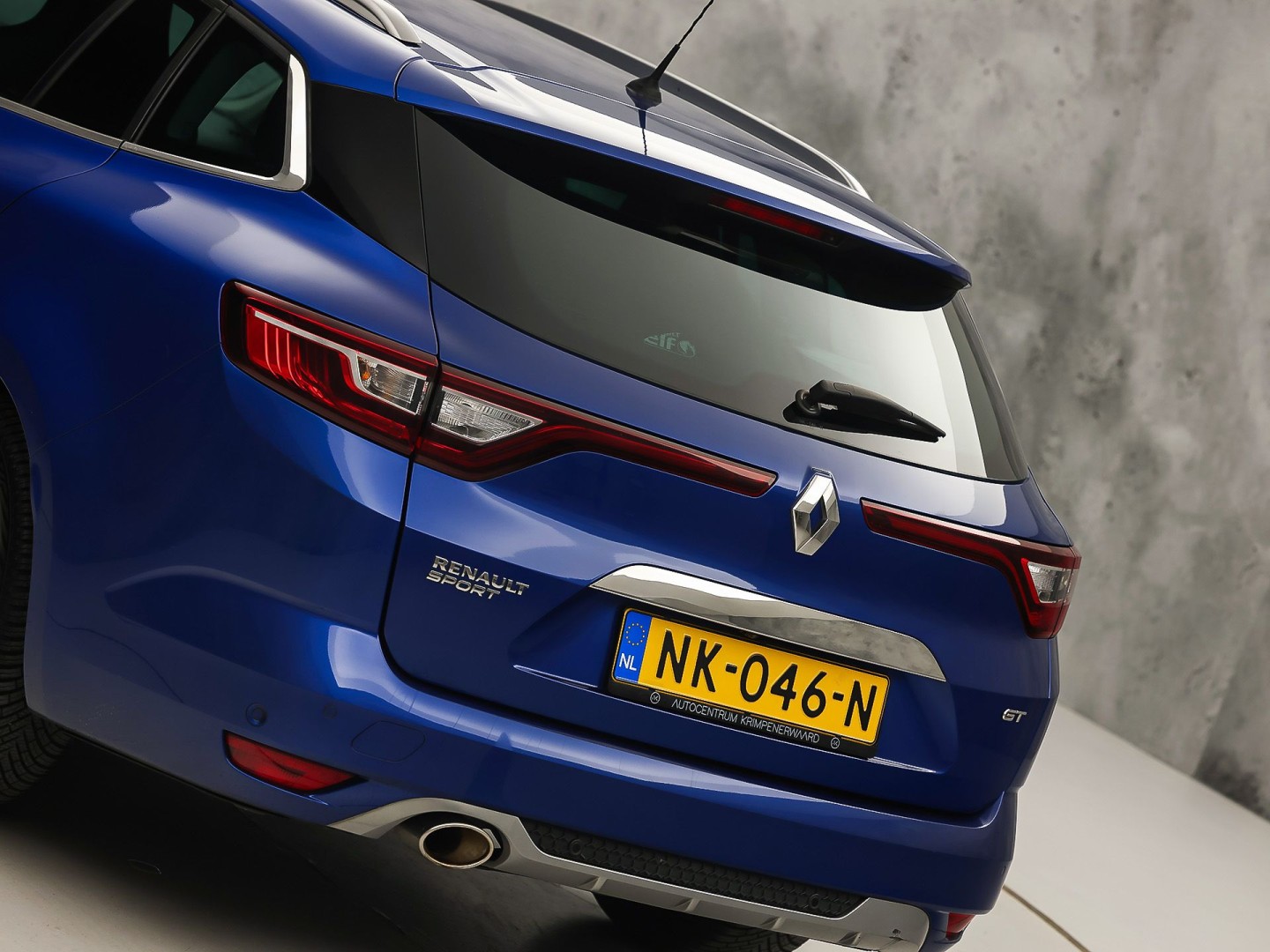 Renault Mégane Estate 1.6 TCe GT 205Pk Automaat (VIRTUAL COCKPIT, GROOT NAVI, KUIPSTOELEN, HEAD-UP DISPLAY, CAMERA, ADAPTIVE CRUISE, BOSE, STOELVERWARMING, NIEUWSTAAT)