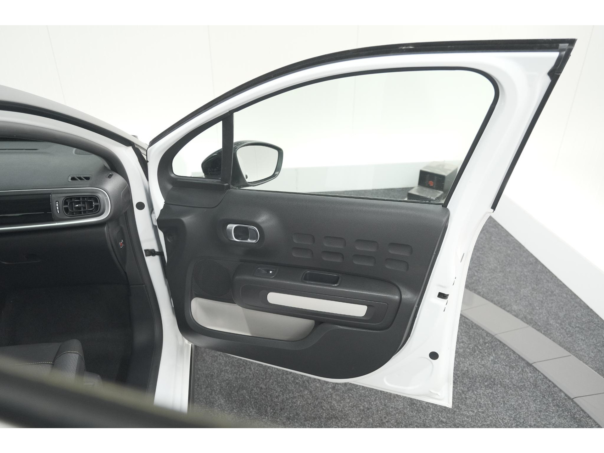 Citroen C3 PureTech 82 Feel | Climate Control | Apple Carplay | Cruise Control | Stoelverwarming