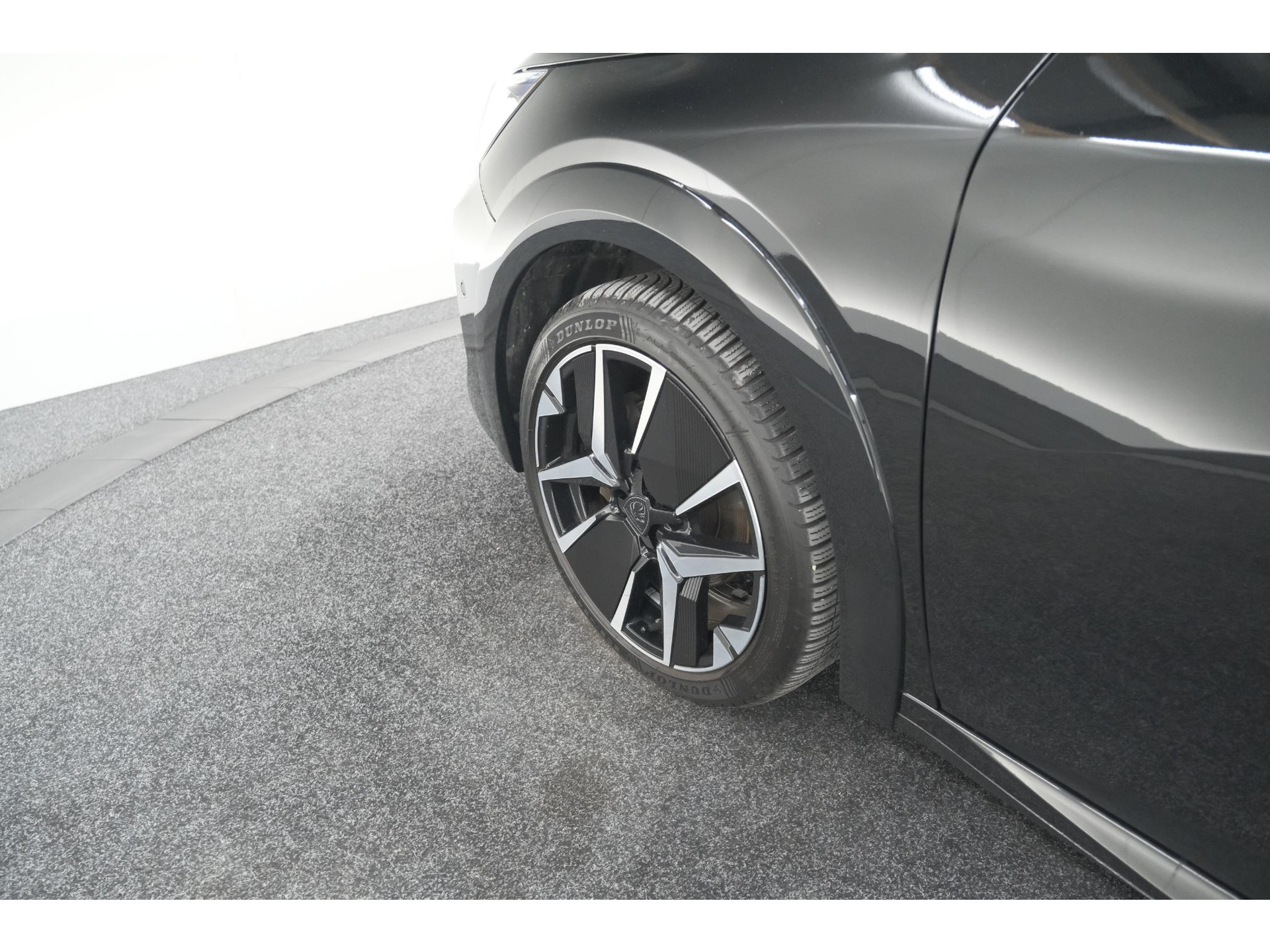 Peugeot 208 Hybrid 136 e-DCS6 GT | 360 Camera | Adaptieve Cruise Control | Dodehoekdetectie | Apple Carplay