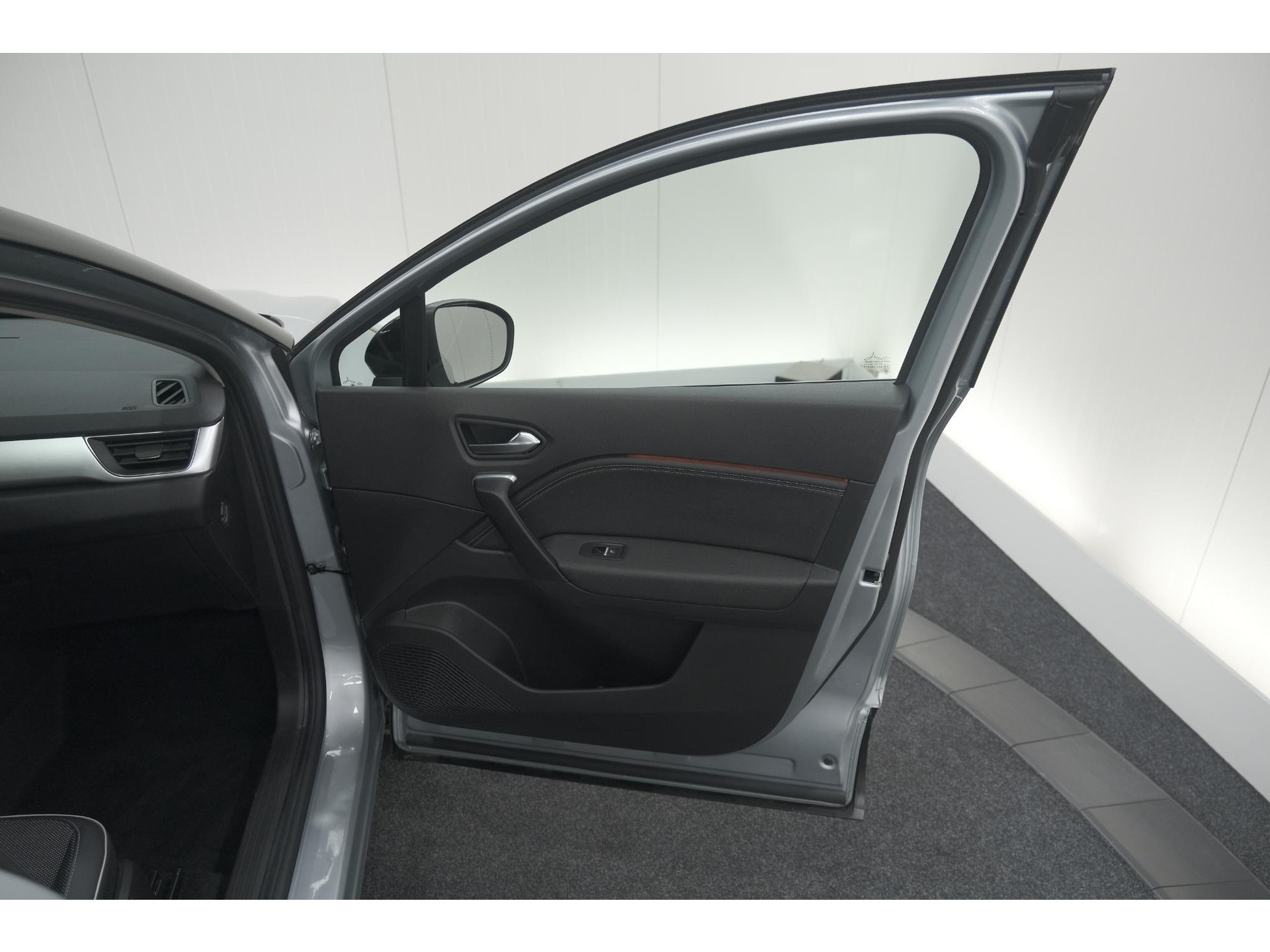 Renault Captur Mild Hybrid 140 EDC Techno | Trekhaak | 360 Camera | 9.3 Inch Grootscherm | Apple Carplay | Parkeersensoren