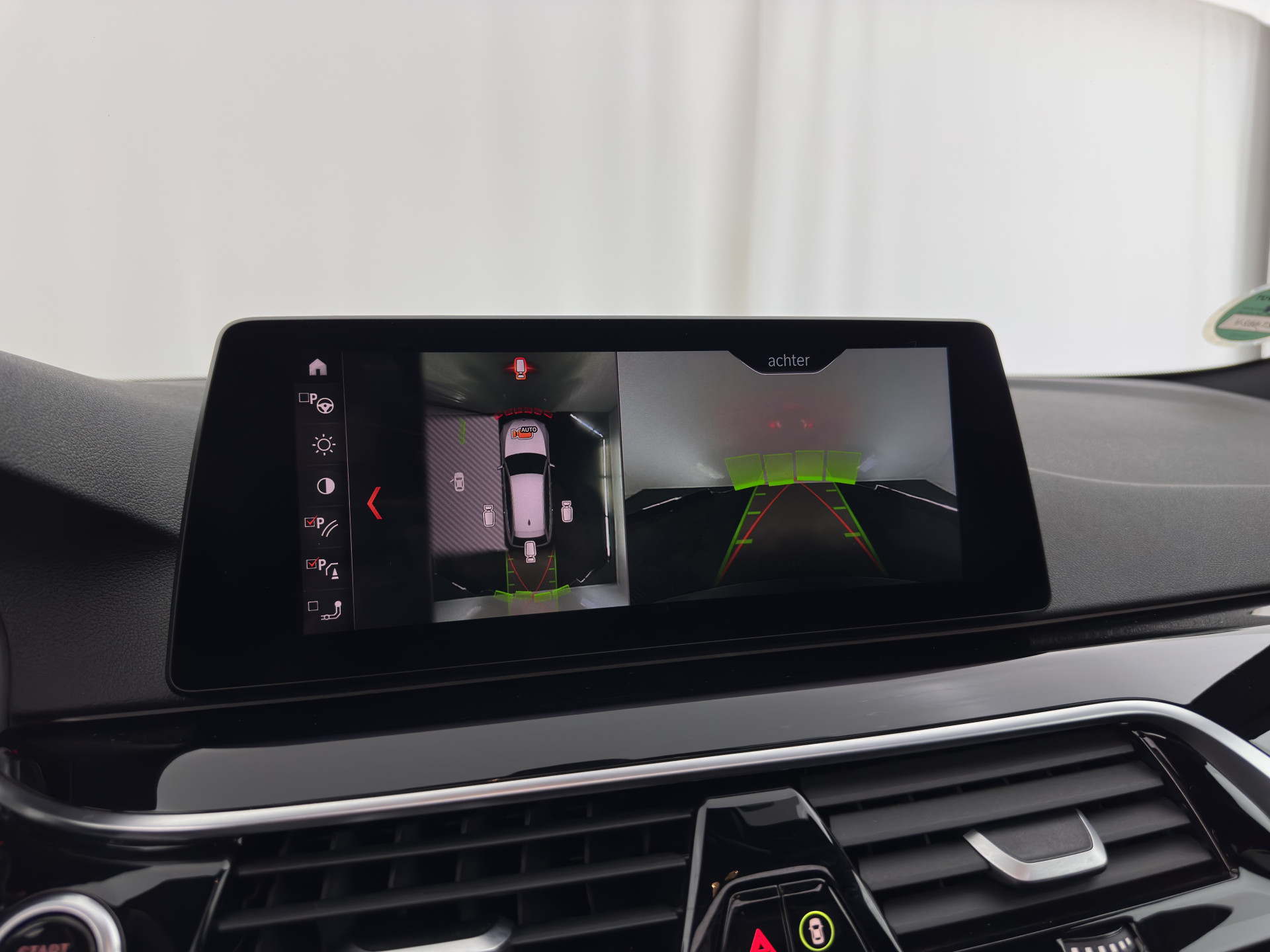 BMW 5-serie Touring 530d Sportline High Executive Aut. *PANO | LEATHER | FULL-LED | MEMORY-PACK | TOP-VIEW | HEATED-COMFORTSEATS | NAVI-FULLMAP | PRIVACY-GLASS | AMBIENT-LIGHT | ECC | CARPLAY | PDC | TOWBAR | SHIFT-PADDLES | 20"ALU*