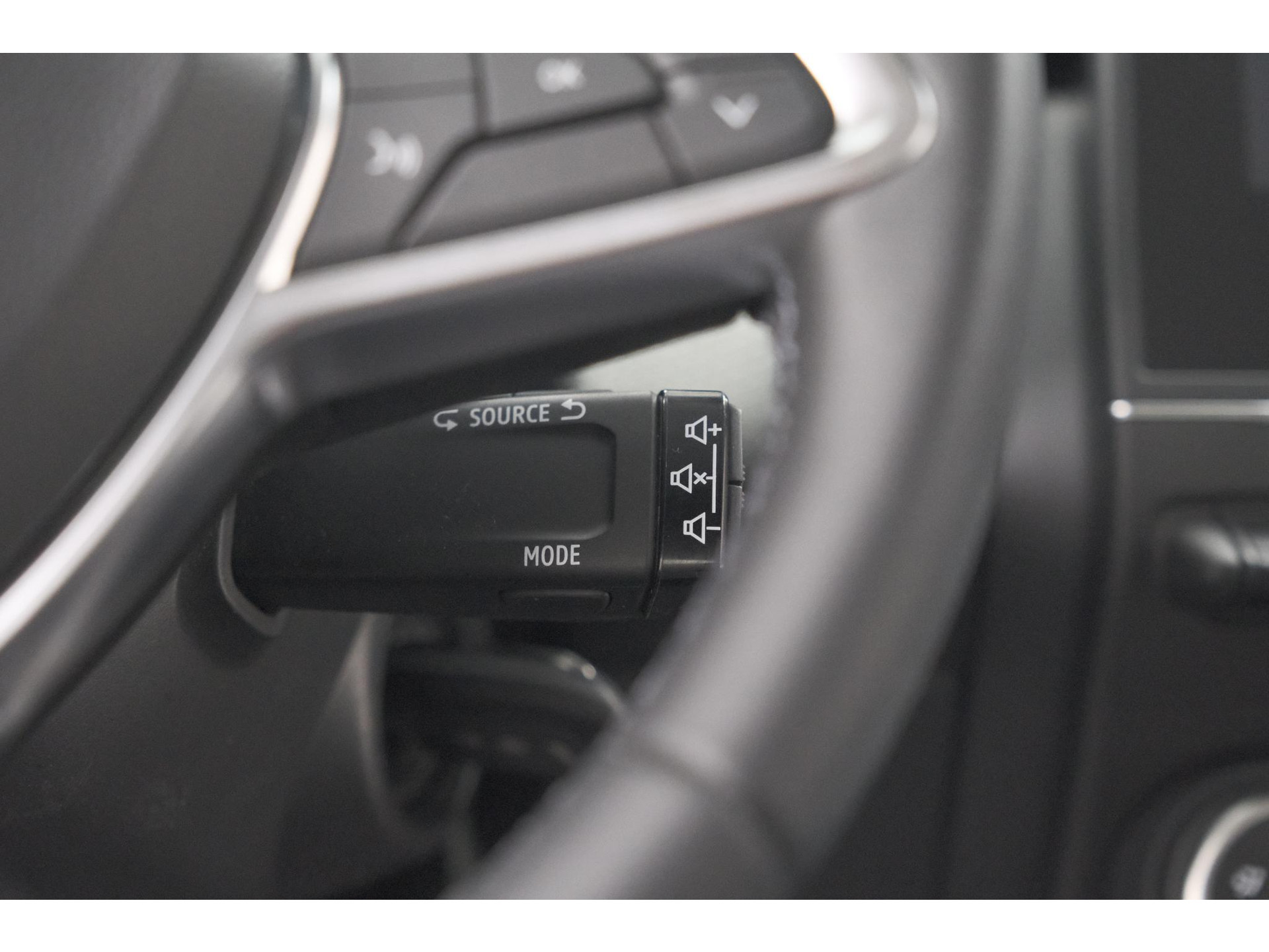 Renault Clio TCe 90 Equilibre | Parkeersensoren | Apple Carplay | Cruise Control | Airco