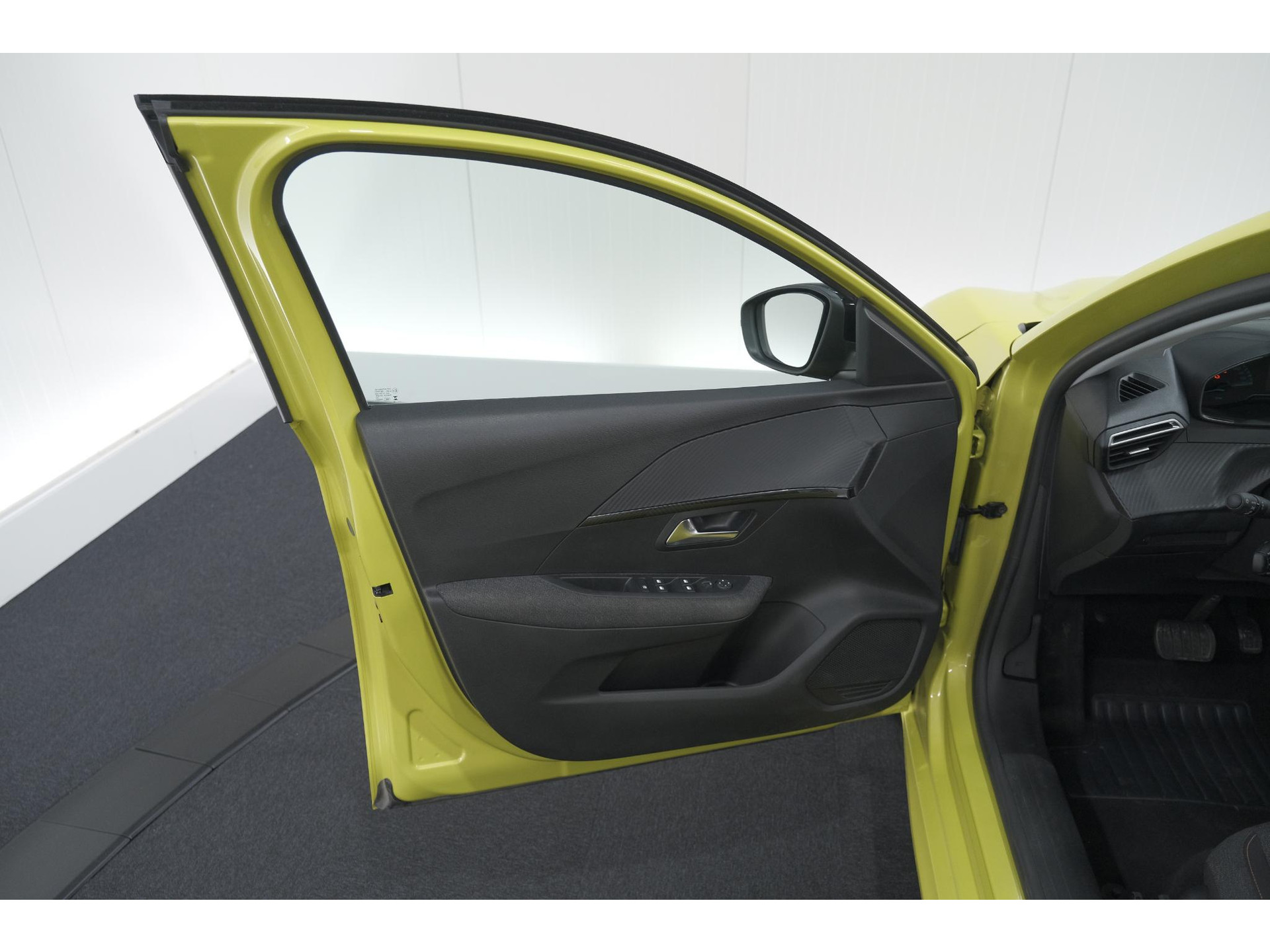 Peugeot 208 1.2 Hybrid 110 e-DCS6 Style | Parkeersensoren | Apple Carplay | Cruise Control | Airco