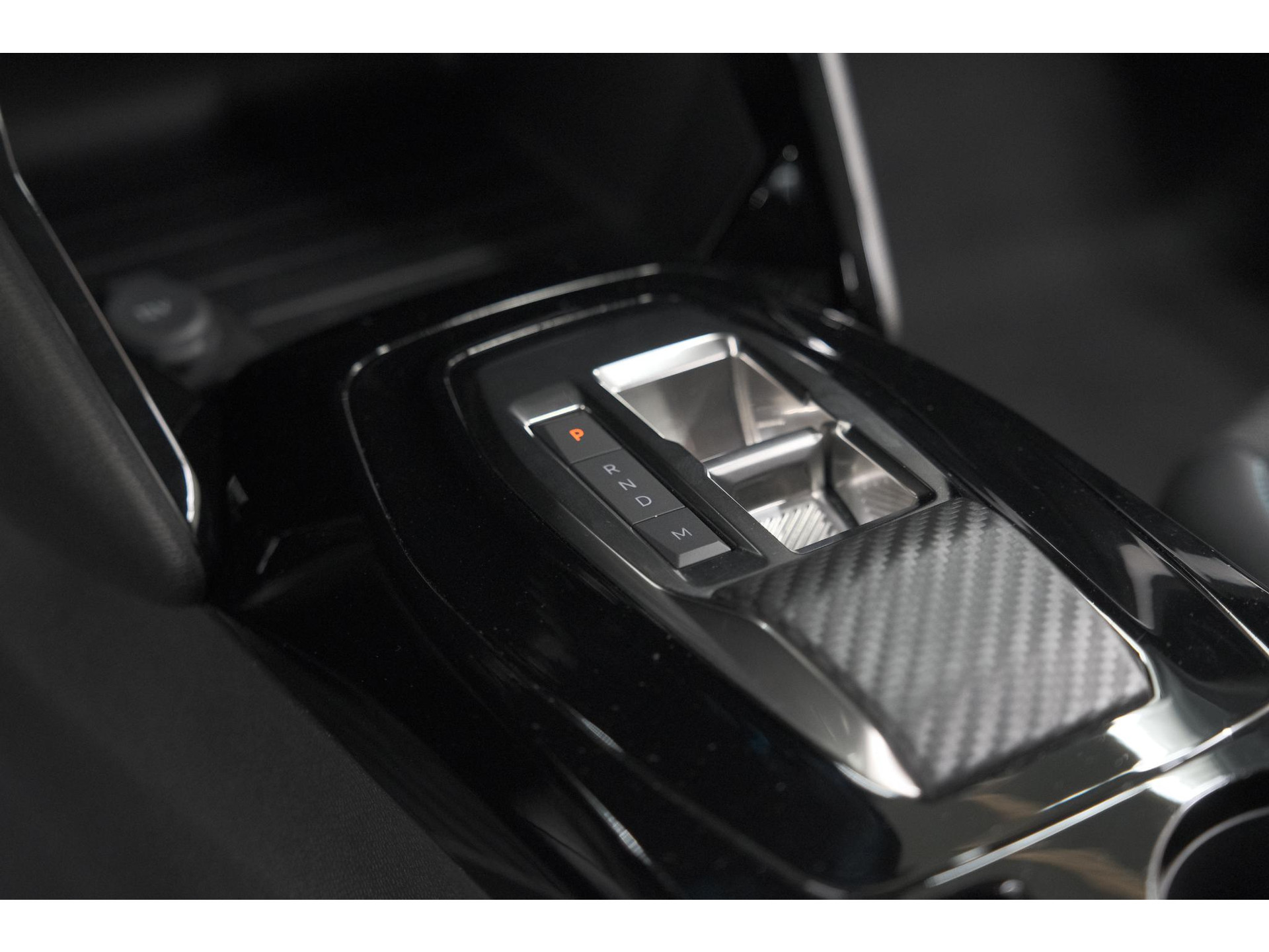 Peugeot 208 PureTech 100 EAT8 Allure Pack | Camera | Navigatie | Apple Carplay | Parkeersensoren