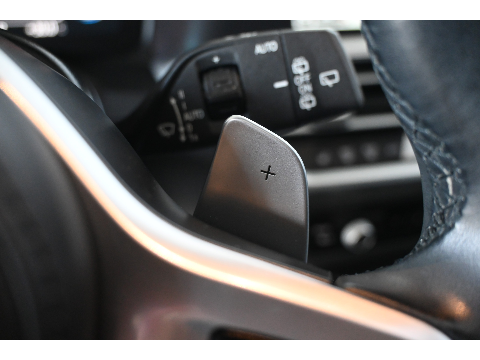 BMW 3-serie Touring 320i Automaat Business Edition Plus M-Pakket Navigatie LED Panoramadak Goed Onderhouden! Inruil Mogelijk!
