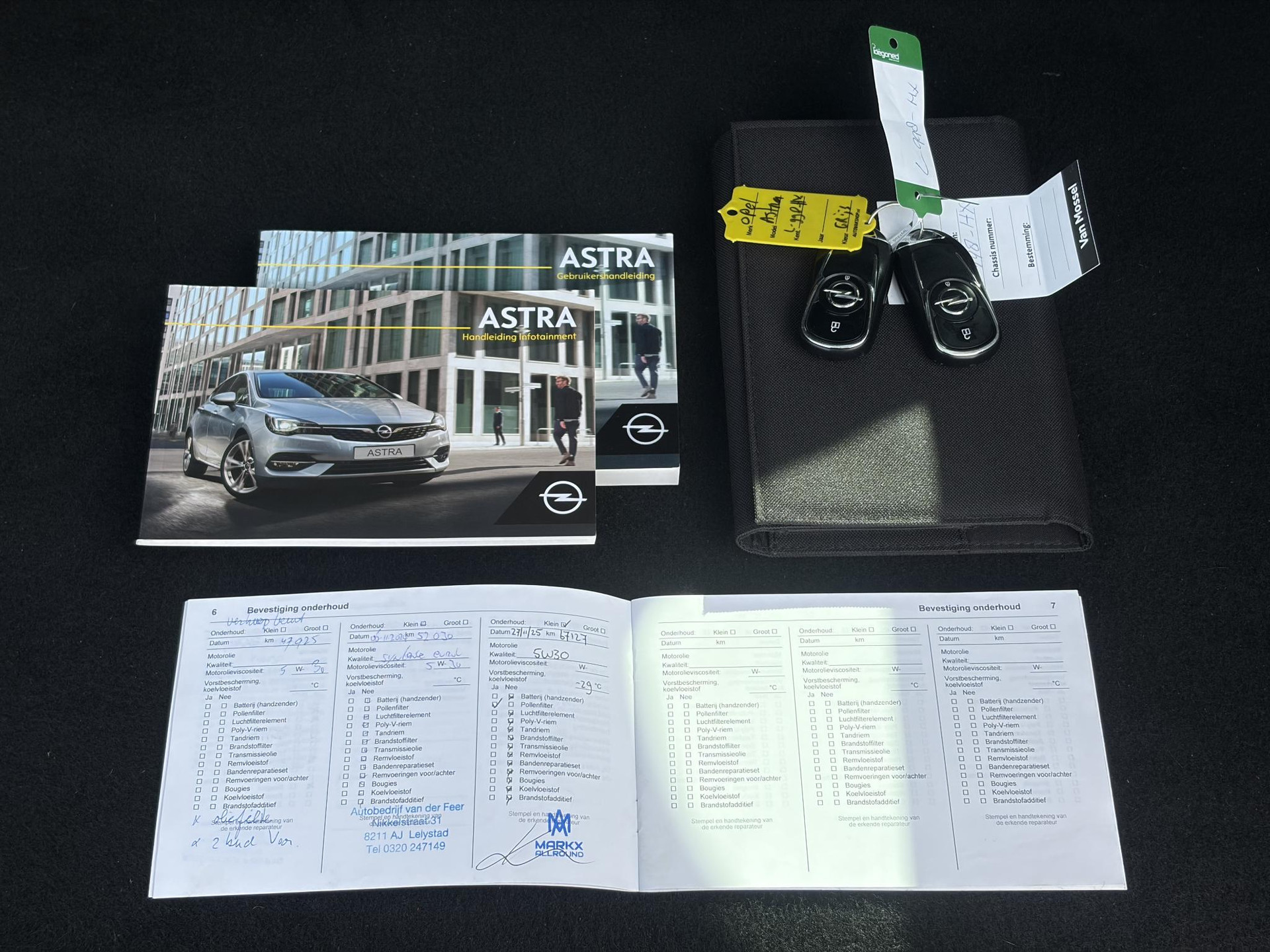Opel Astra Sports Tourer 1.2 Ultimate ✓146pk✓Carplay✓Camera✓Stoelverw✓Stuurverw✓Keyless✓Pdc V+A✓Alcantara-Leder✓Clima✓Cruise✓6 Bak✓Rijstrooksensor✓Dodehoeksensor✓17''Lm velgen✓N.A.P✓Apk tot 11-2028