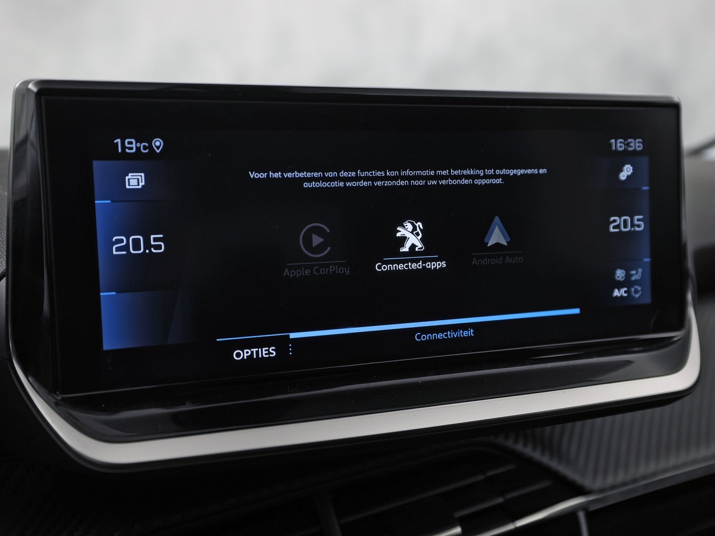 Peugeot 208 1.2 PureTech Allure Pack Automaat (VIRTUAL COCKPIT, BLACK PACK, APPLE CARPLAY, GROOT NAVI, 360 CAMERA, SPORTSTOELEN, GETINT GLAS, LM VELGEN, NIEUWSTAAT)