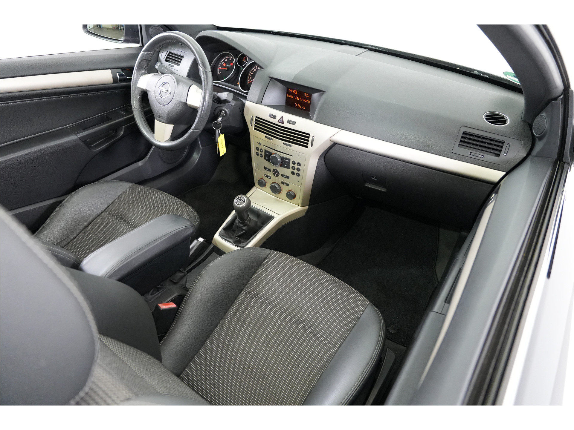 Opel Astra TwinTop 1.8 Enjoy | Climate | Cruise | PDC |