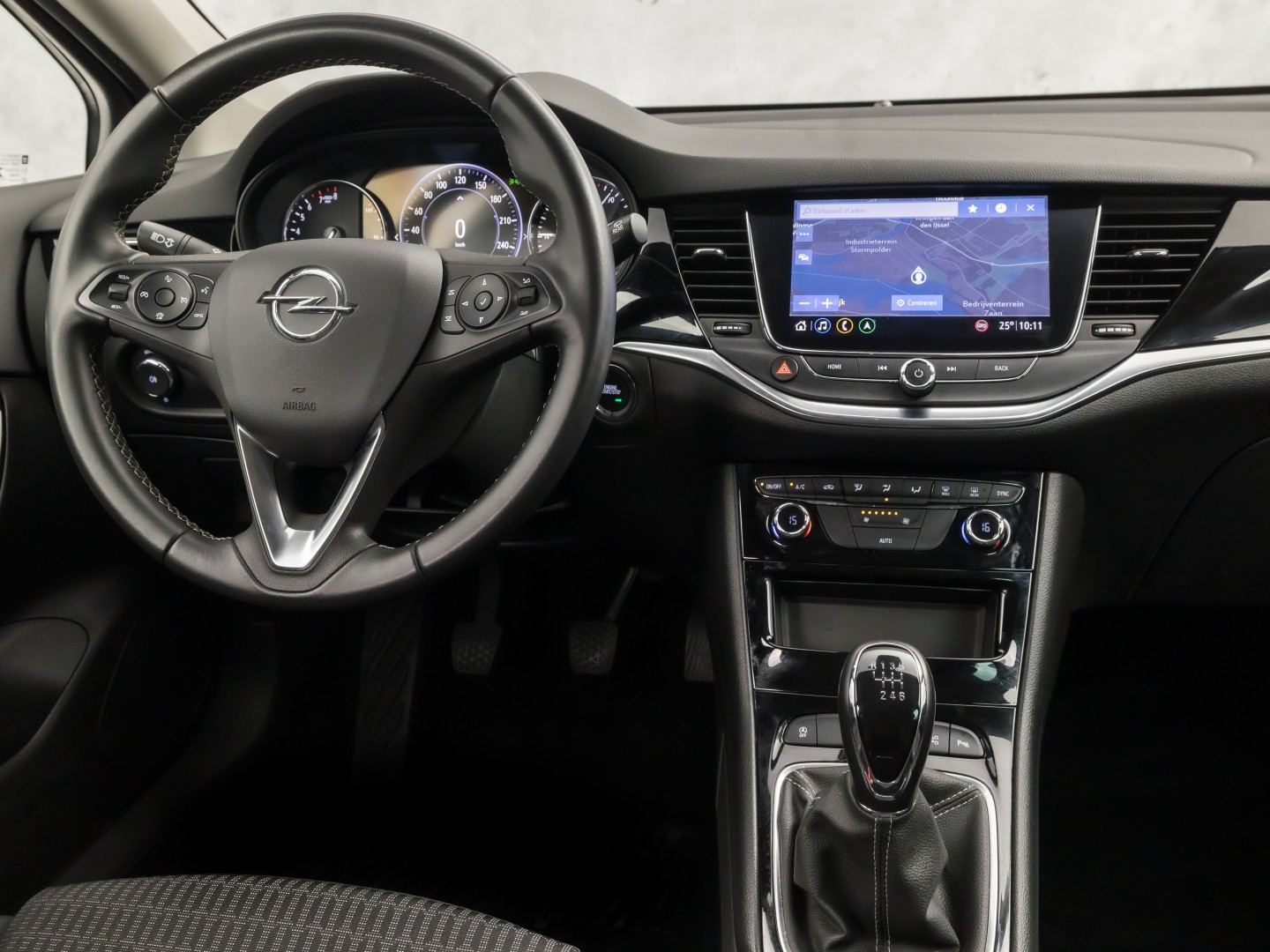 Opel Astra Sports Tourer 1.2 Innovation Sport (APPLE CARPLAY, DIGITALE COCKPIT, GROOT NAVI, CLIMATE, CAMERA, TREKHAAK, SPORTSTOELEN, GETINT GLAS, KEYLESS, ADAPTIVE CRUISE, NIEUWSTAAT)