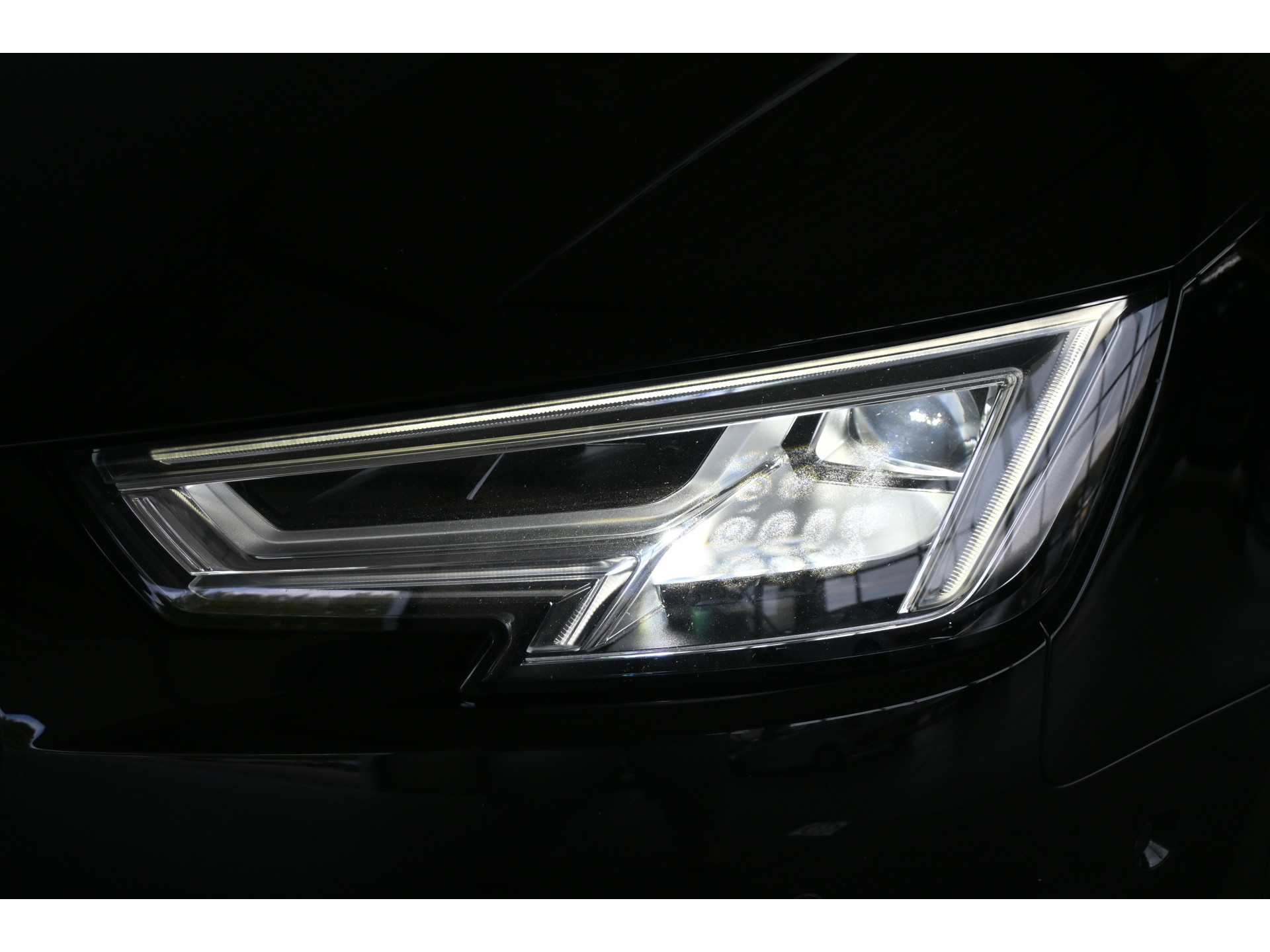 Audi A4 Avant 1.4 TFSI Sport S line edition Nap! Automaat Clima Navigatie Cruise LED Stoelverwarming Goed Onderhouden! Inruil Mogelijk!