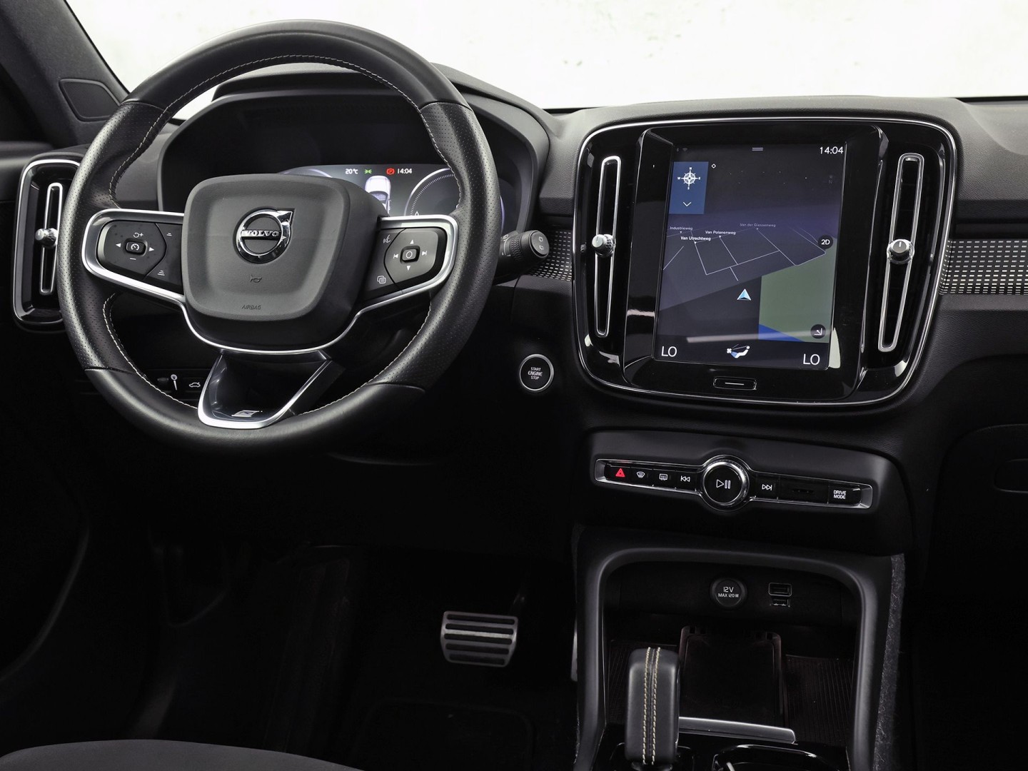 Volvo XC40 1.5 T5 Twin Engine R-Design 252Pk Automaat (PANORAMADAK, GROOT NAVI, CAMERA, HARMAN/KARDON, SPORTSTOELEN, LEDER/ALCANTARA, ELEK ACHTERKLEP, NIEUWE APK,  NIEUWSTAAT)