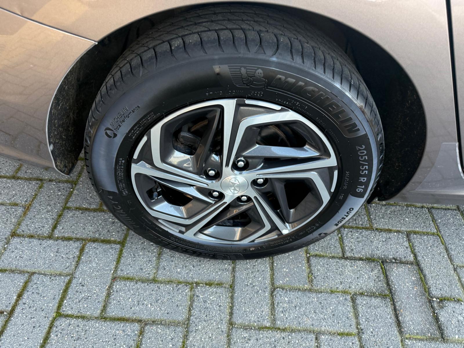 Hyundai i30 Wagon 1.5 T-GDi MHEV Premium | 1E EIGENAAR | 3/6/12MND GARANTIE| LED | CARPLAY | SCHUIFDAK | DAB | NAVI | CRUISE | 160PK |