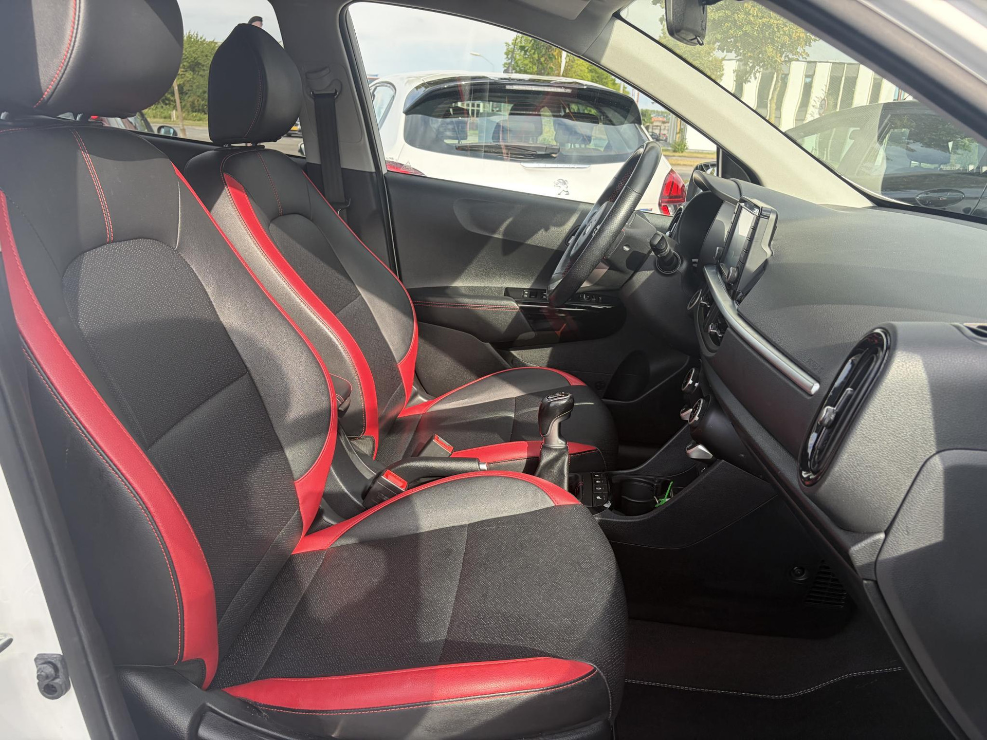 Kia Picanto 1.0 T-GDI GT-Line ✓102pk✓Draadloze telefoonlader✓Carplay✓2e Eigenaar✓Keyless✓Camera✓Stoelverw-Stuurverw✓Leder✓Navi✓Airco✓Cruise✓Lm velgen✓Pdc✓N.A.P✓Net beurt gehad✓Apk tot 09-2027