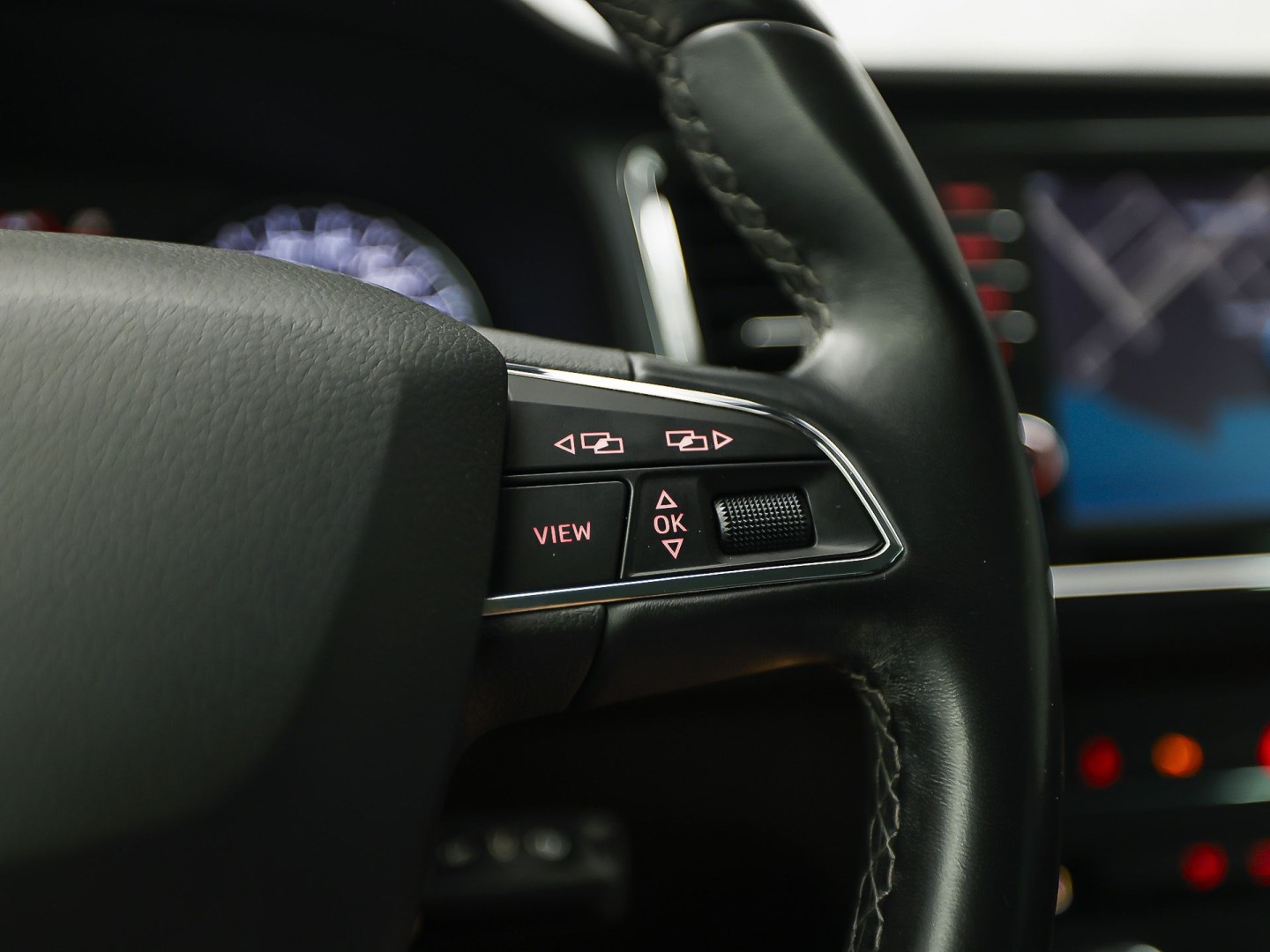 SEAT Ateca 1.0 TSI Sport (GROOT NAVI, APPLE CARPLAY, CAMERA, GETINT GLAS, LM VELGEN, CLIMATE, AUTOMATISCH INPARKEREN, NIEUWE APK)