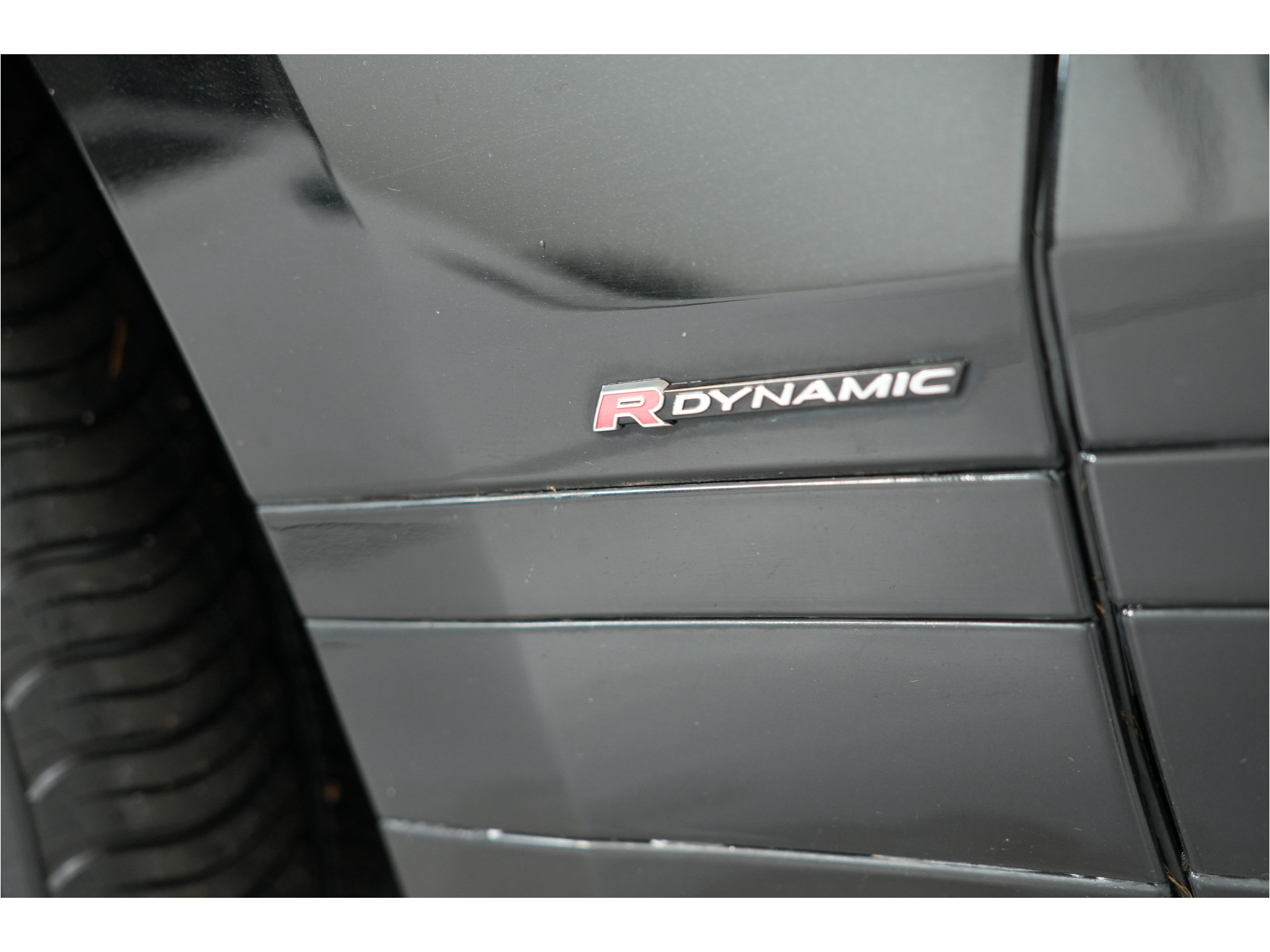 Land Rover Range Rover Velar 2.0 I4 Turbo 300 pk AWD R-Dynamic SE | Pano | Trekhaak | El. Stl. verst. | Massage | Leder | Inparkeer |e | Stl. verw. |