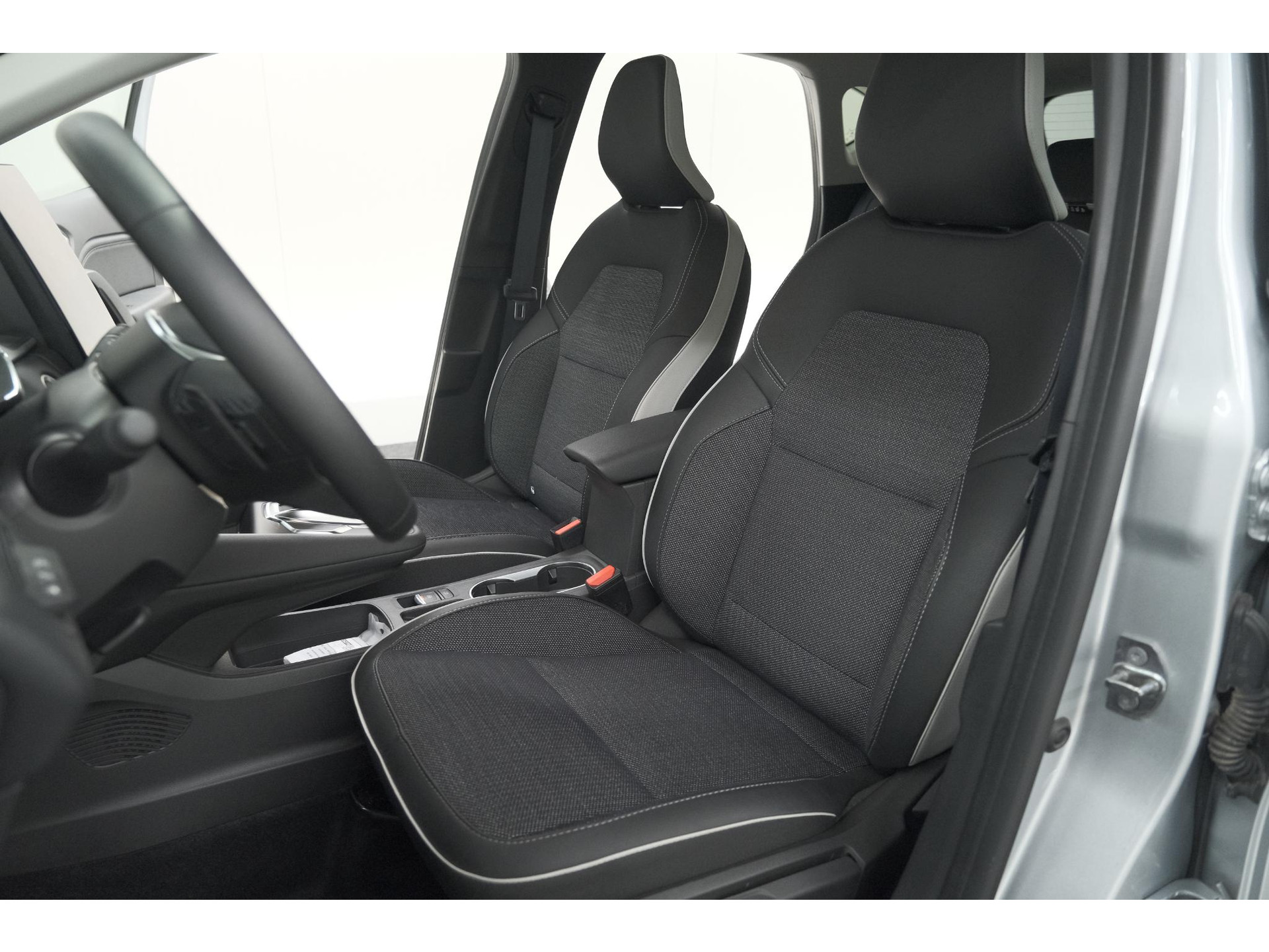 Renault Captur Mild Hybrid 140 EDC Techno | Camera | 9.3 Inch Scherm | Apple Carplay | Parkeersensoren | Allseason Banden | Stoelverwarming