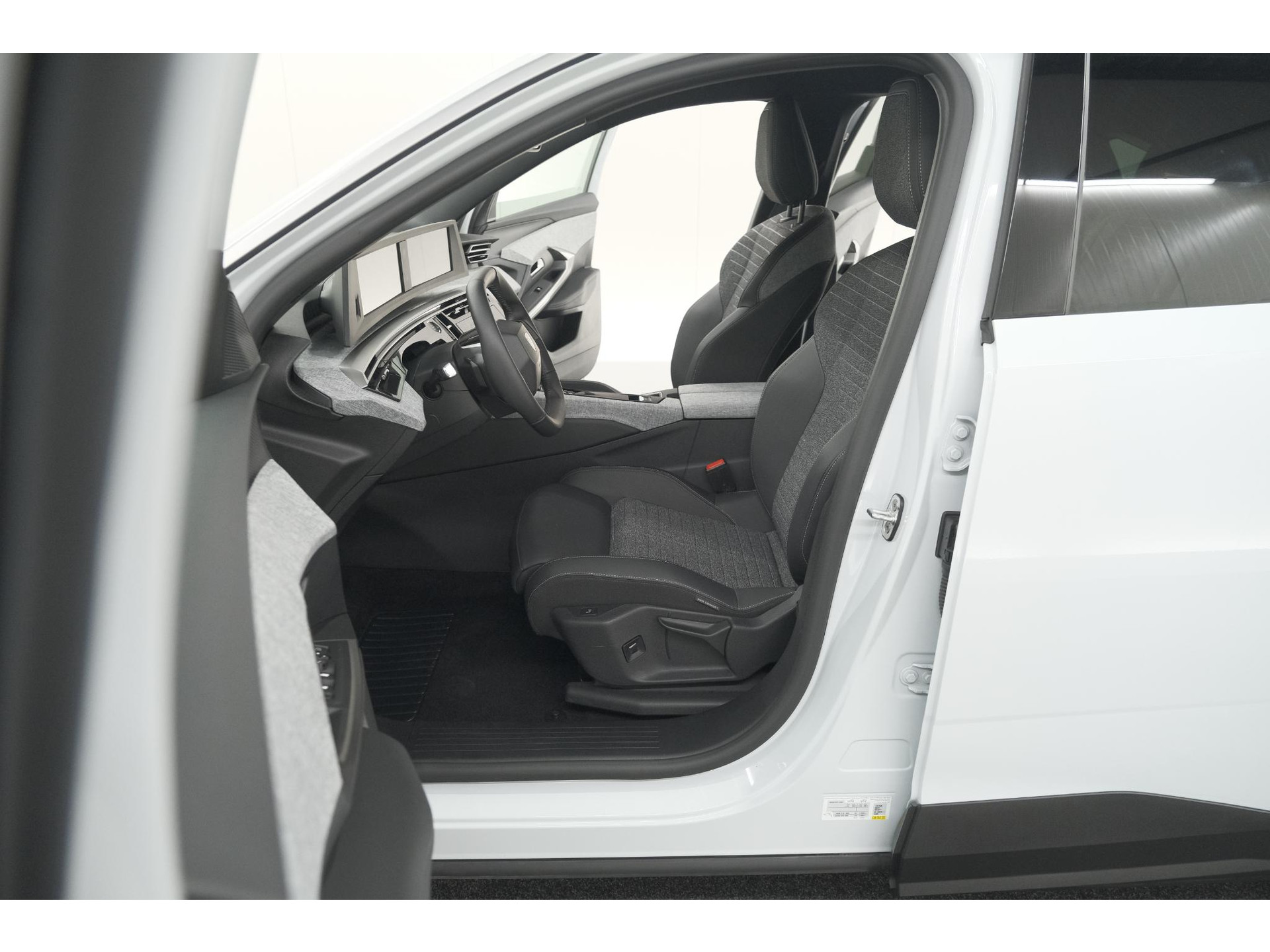 Peugeot 3008 136 Hybrid e-DCS6 Allure | Stoelverwarming | Camera | Apple Carplay