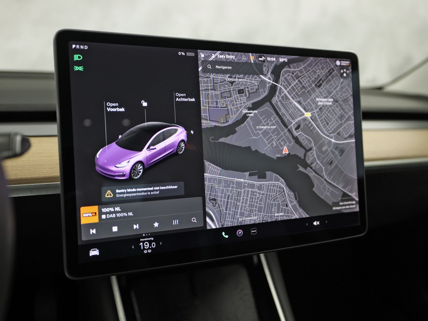 Tesla Model 3 Standard RWD Plus 60 kWh 283Pk Automaat (PANORAMADAK, AUTOPILOT, SOH 85,7%, LEDER, CAMERA, MEMORY SEATS, NAVIGATIE, NIEUWSTAAT)