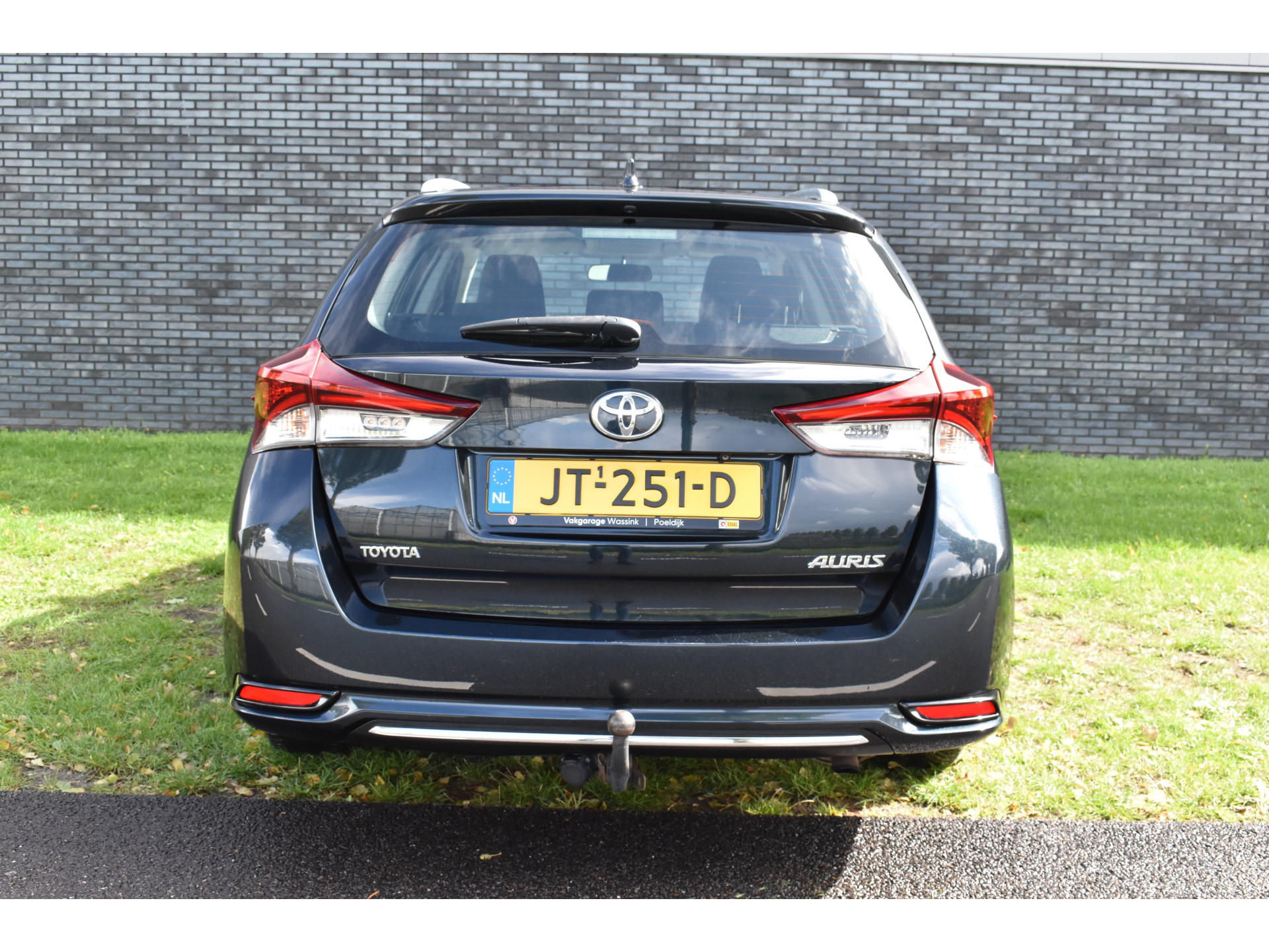 Toyota Auris Touring Sports 1.2T Aspiration Limited Navi Trekhaak Parkeer camerafoto’s volgen