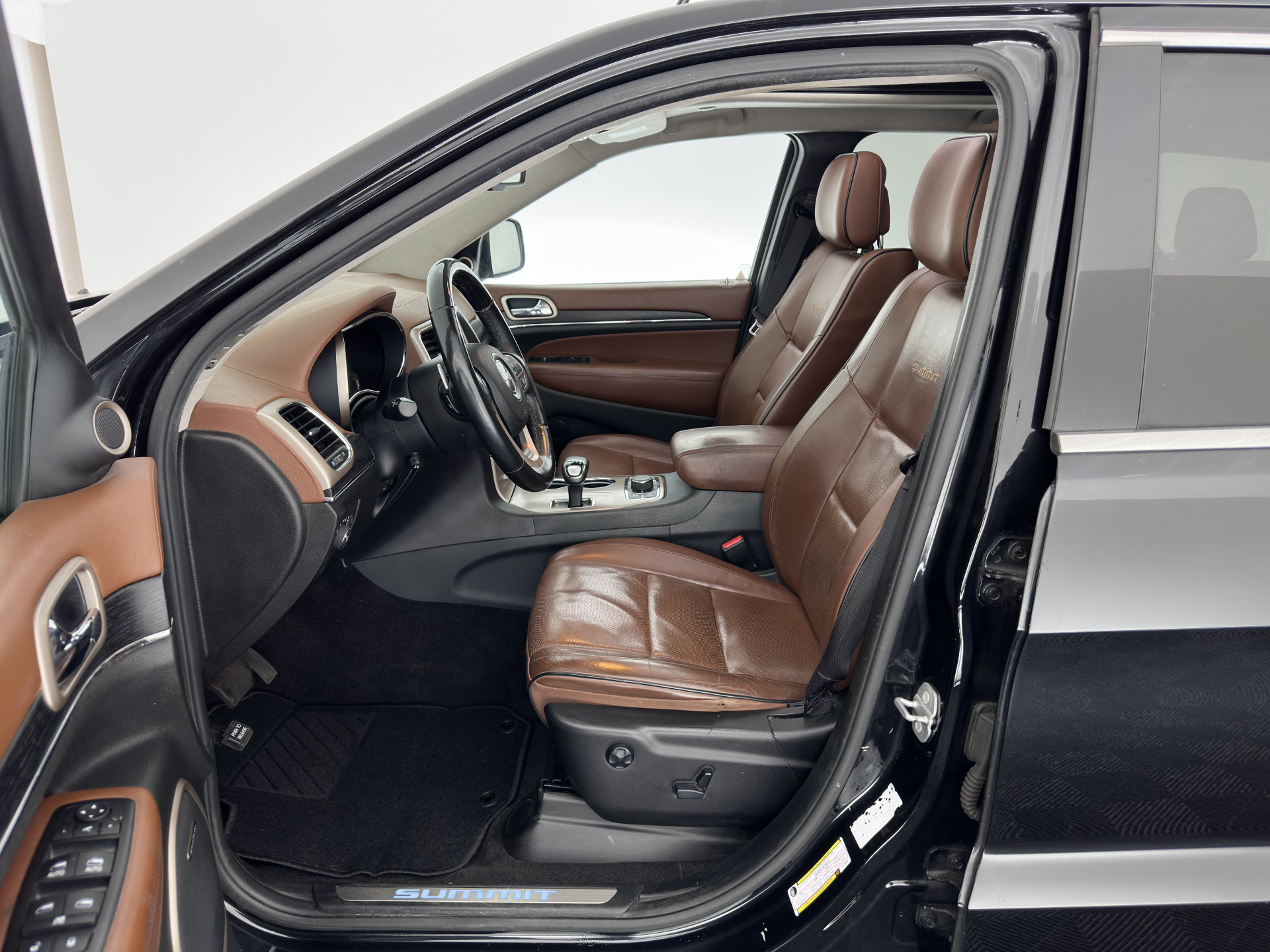 Jeep Grand Cherokee 3.0 CRD Summit Aut. *PANO | FULL-LEATHER | XENON | DIGI-COCKPIT | AIR-SUSPENSION | BLIND-SPOT | ADAPTIVE-CRUISE | MEMORY-PACK | CAMERA | KEYLESS | NAVI-FULLMAP | TOWBAR | COMFORT-SEATS | SHIFT-PADDLES | DAB