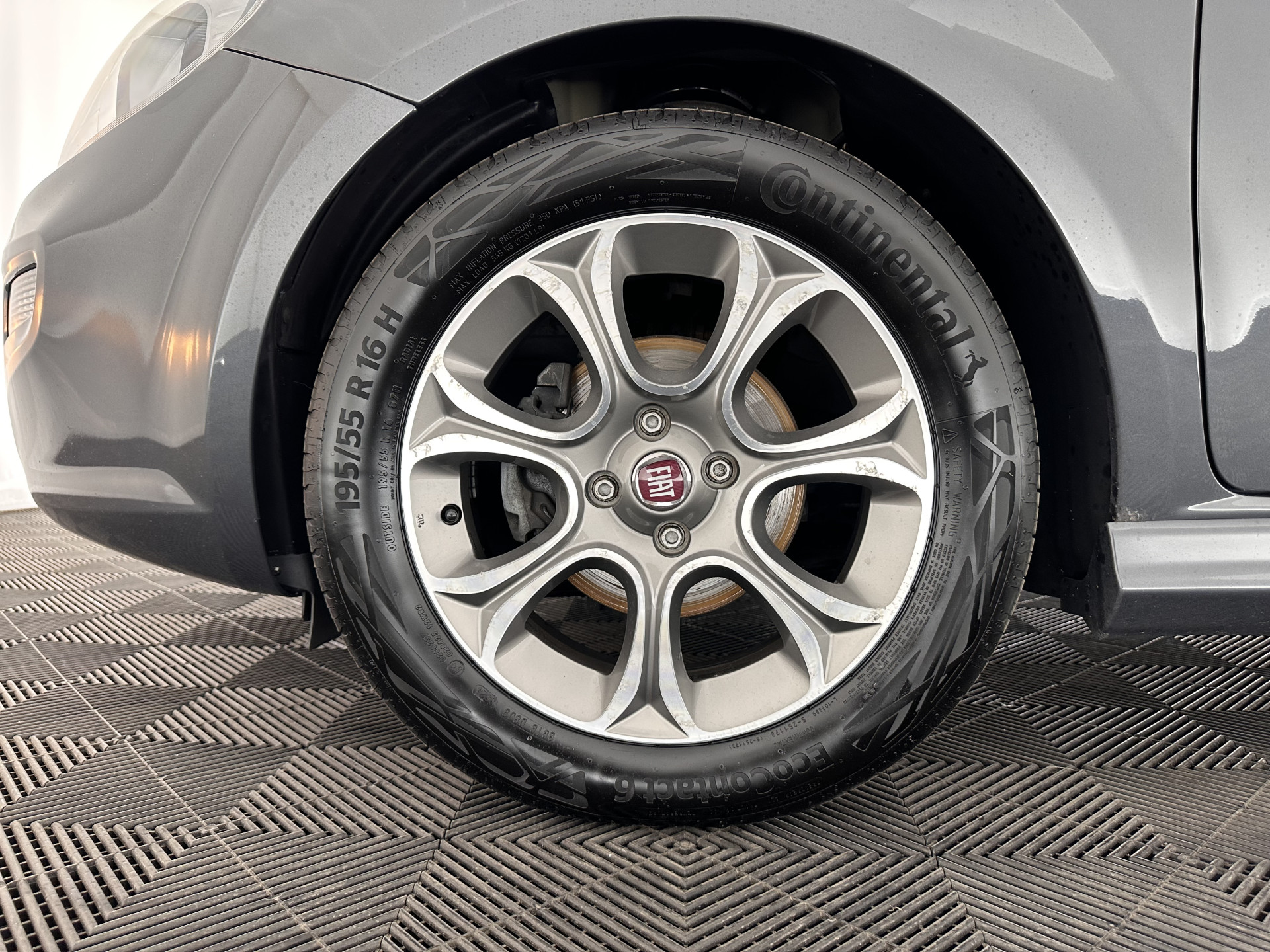 Fiat Punto Evo 1.3 M-Jet Lounge *ECC | SPORT-SEATS | MICROFIBRE | PDC | CRUISE | RADIO-CD/MP3 | 16''ALU*