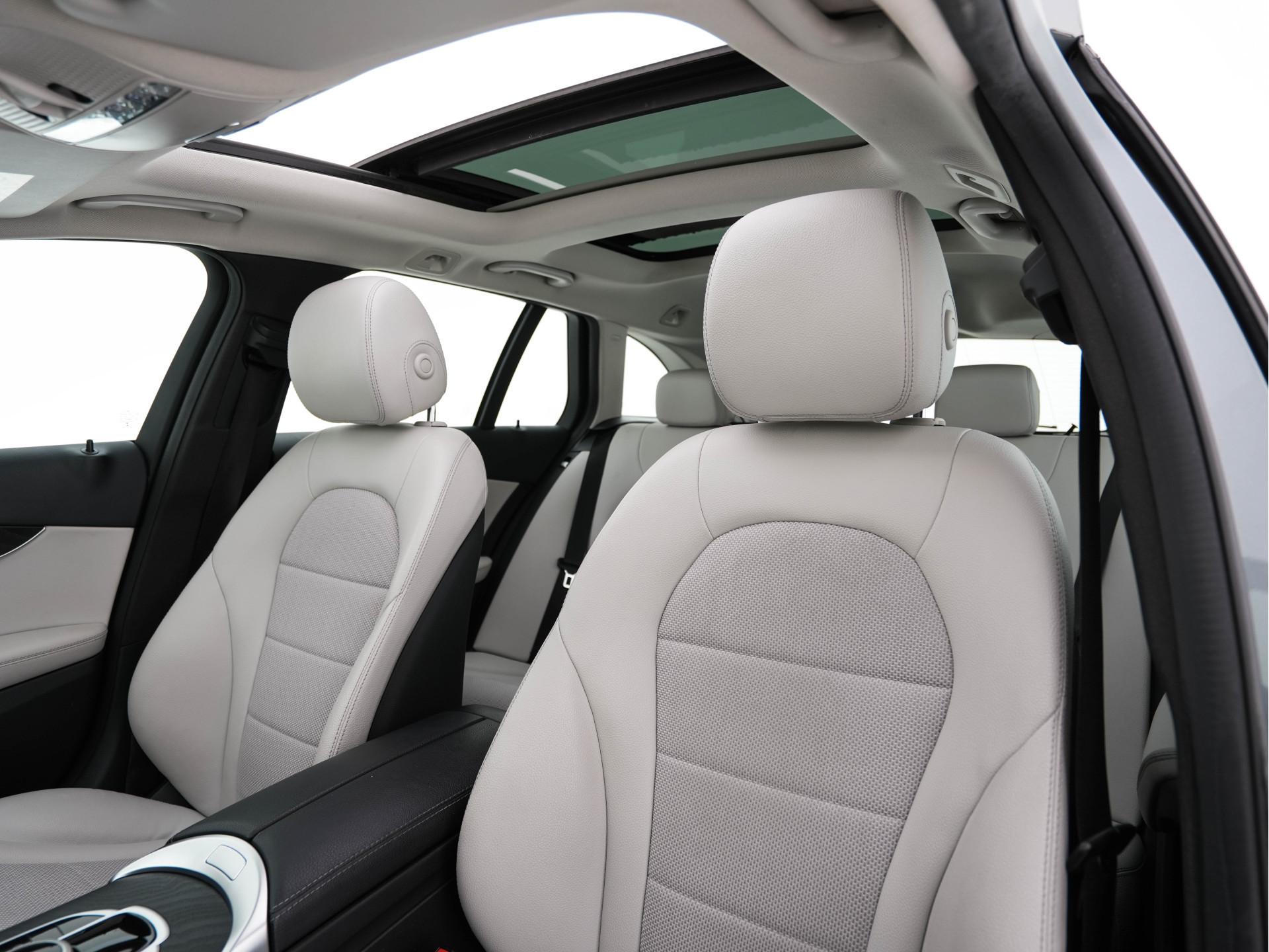 Mercedes-Benz C-klasse Estate 300 CDI HYBRID Avantgarde Lease Edition Aut. *PANO | LEATHER-MICROFIBRE | FULL-LED | NAVI-FULLMAP | SPORT-SEATS | ECC | SHIFT-PADDLES | PDC | CRUISE | TOWBAR | 17''ALU*