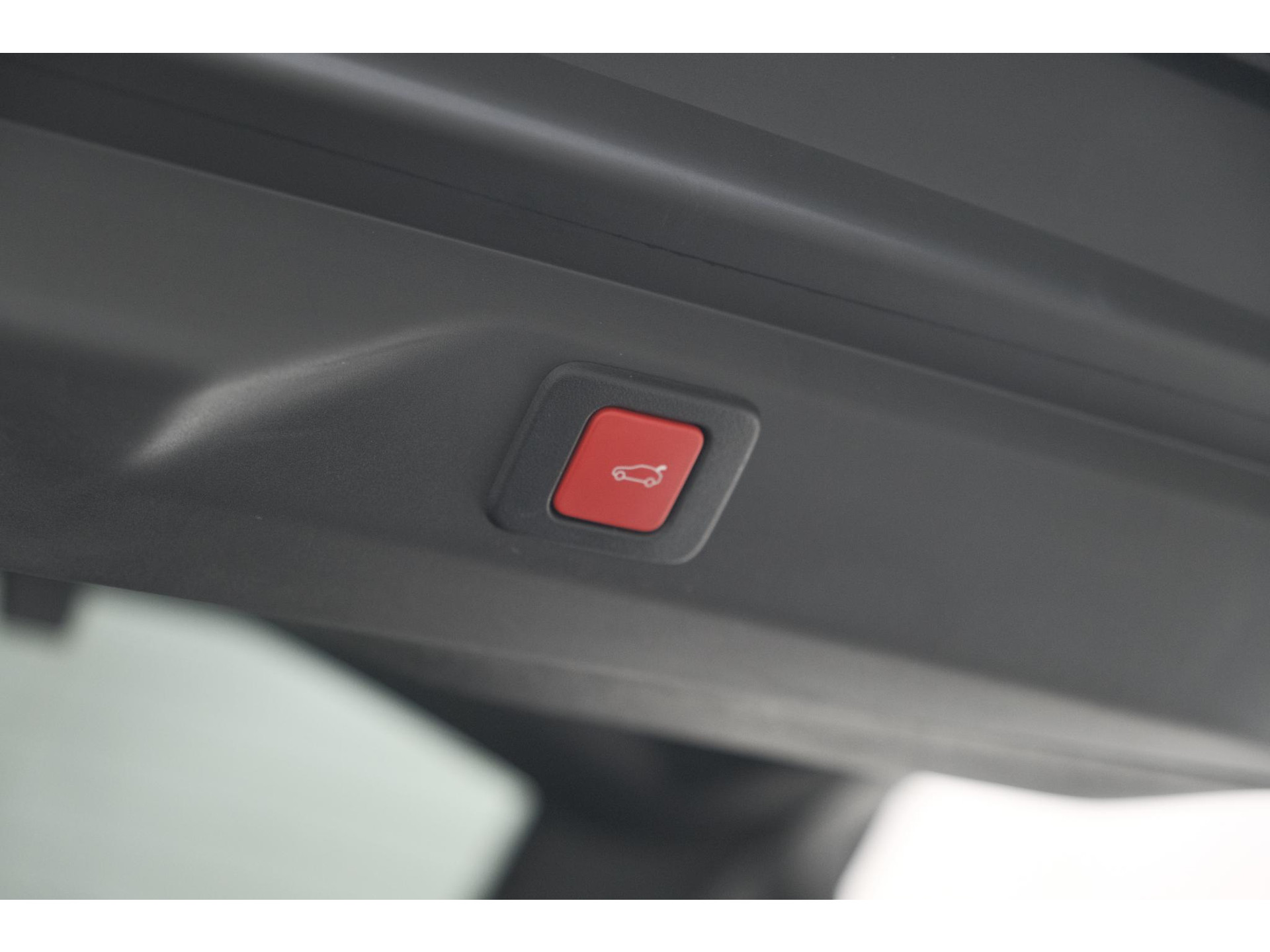 Peugeot 3008 1.2 Hybrid 136 GT | Panoramdak | 360 Camera | Stoelverwarming | Elektrische Kofferklep | Allseason Banden