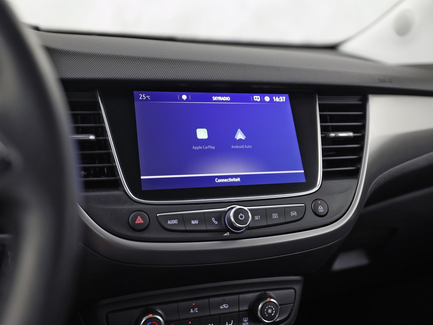 Opel Crossland X 1.2 Sport (APPLE CARPLAY, GROOT NAVI, LM VELGEN, CRUISE, SPORTSTOELEN, PARKEERSENSOREN, NIEUWE APK, NIEUWSTAAT)