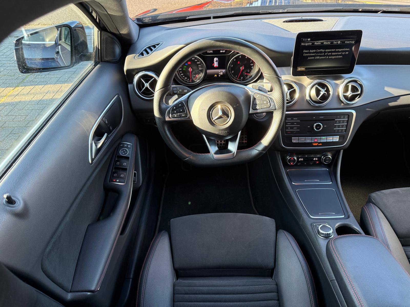 Mercedes-Benz GLA-klasse 180 Business Solution AMG | 2E EIGENAAR | 3/6/12MND GARANTIE | LED | CARPLAY | CRUISE | AUTOMAAT | STOELVERWARMING |